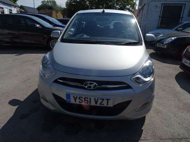 A 2012 HYUNDAI I10 1.2 Style Hatchback 5dr Petrol Manual Euro 5 (85 bhp) FULL MAIN DEALER HIST A 2012 HYUNDAI I10 1.2 Style Hatchback 5dr Petrol Manual Euro 5 (85 bhp) FULL MAIN DEALER HIST