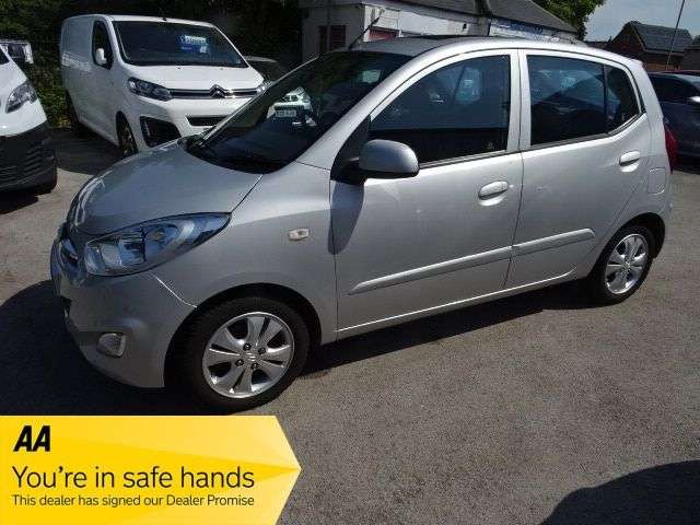 A 2012 HYUNDAI I10 1.2 Style Hatchback 5dr Petrol Manual Euro 5 (85 bhp) FULL MAIN DEALER HIST A 2012 HYUNDAI I10 1.2 Style Hatchback 5dr Petrol Manual Euro 5 (85 bhp) FULL MAIN DEALER HIST