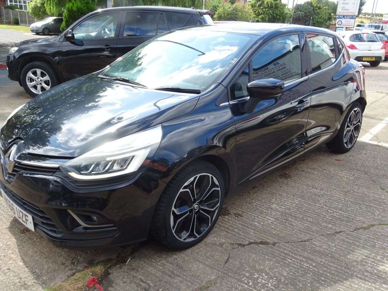A 2016 RENAULT CLIO 1.5 dCi Dynamique S Nav Hatchback 5dr Diesel Manual Euro 6 (s/s) (90 ps) , A 2016 RENAULT CLIO 1.5 dCi Dynamique S Nav Hatchback 5dr Diesel Manual Euro 6 (s/s) (90 ps) ,