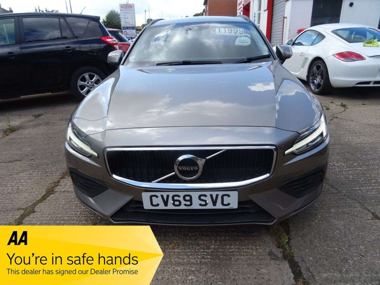 A 2019 VOLVO V60 2.0 D4 Momentum Estate 5dr Diesel Auto Euro 6 (s/s) (190 ps) ,FULL SERVICE A 2019 VOLVO V60 2.0 D4 Momentum Estate 5dr Diesel Auto Euro 6 (s/s) (190 ps) ,FULL SERVICE
