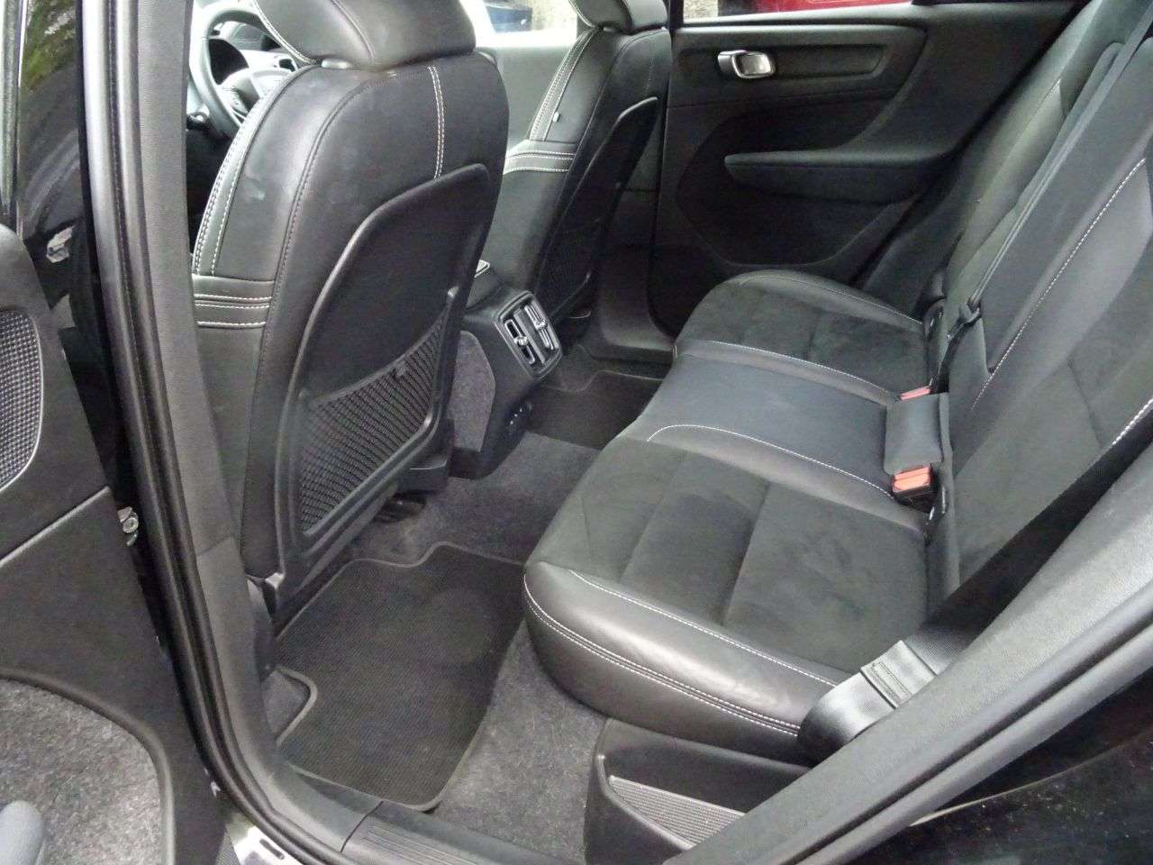 2021 VOLVO XC40 2021 VOLVO XC40