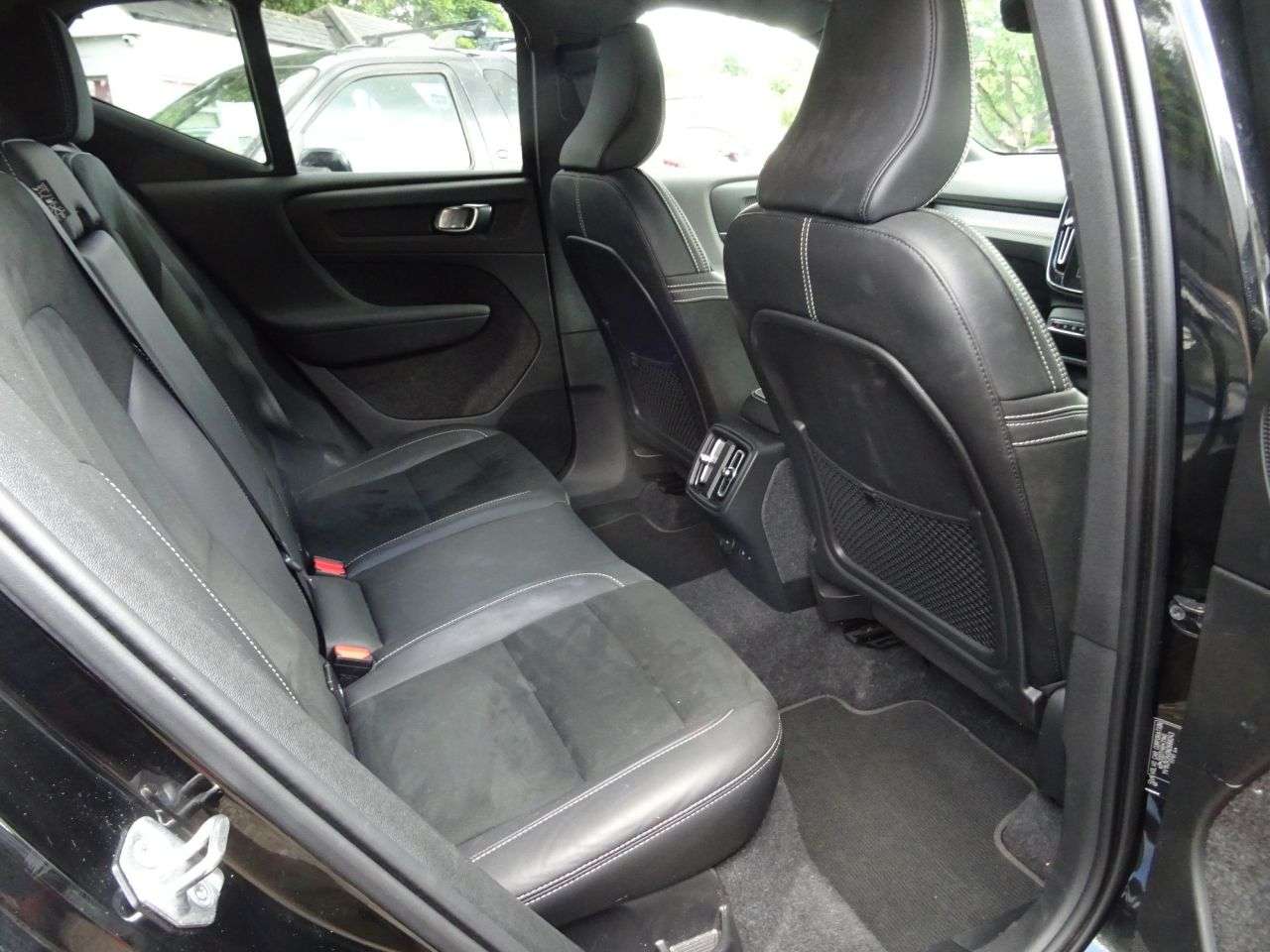 2021 VOLVO XC40 2021 VOLVO XC40