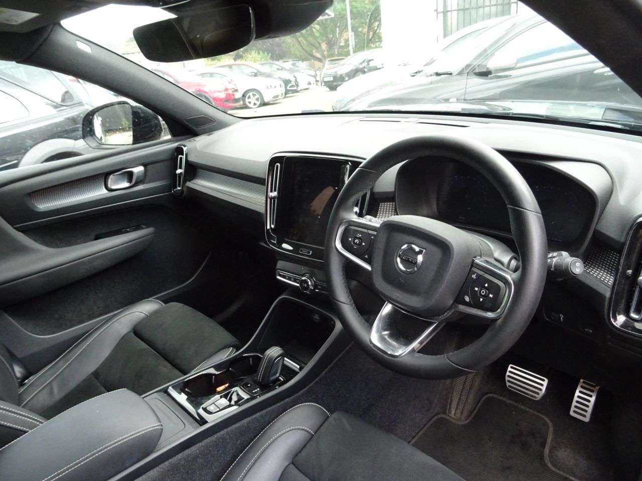 2021 VOLVO XC40 2021 VOLVO XC40
