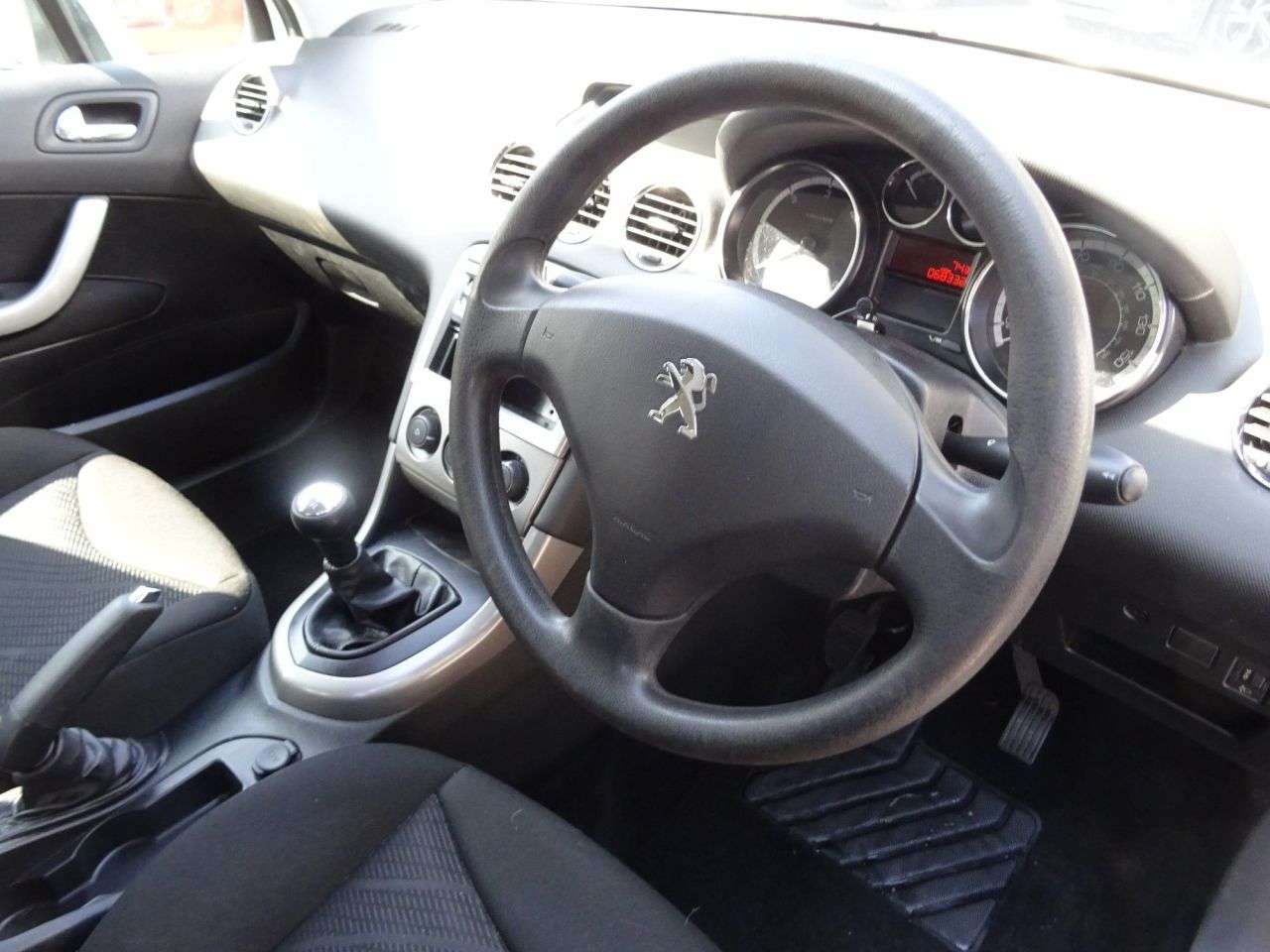 2013 PEUGEOT 308 2013 PEUGEOT 308