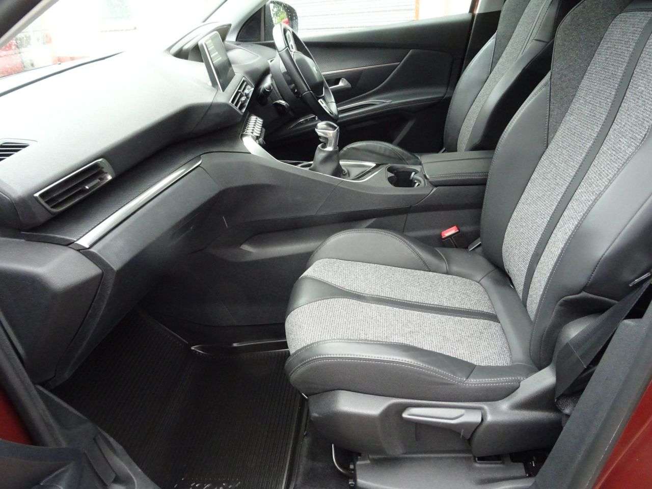 2017 PEUGEOT 3008 2017 PEUGEOT 3008