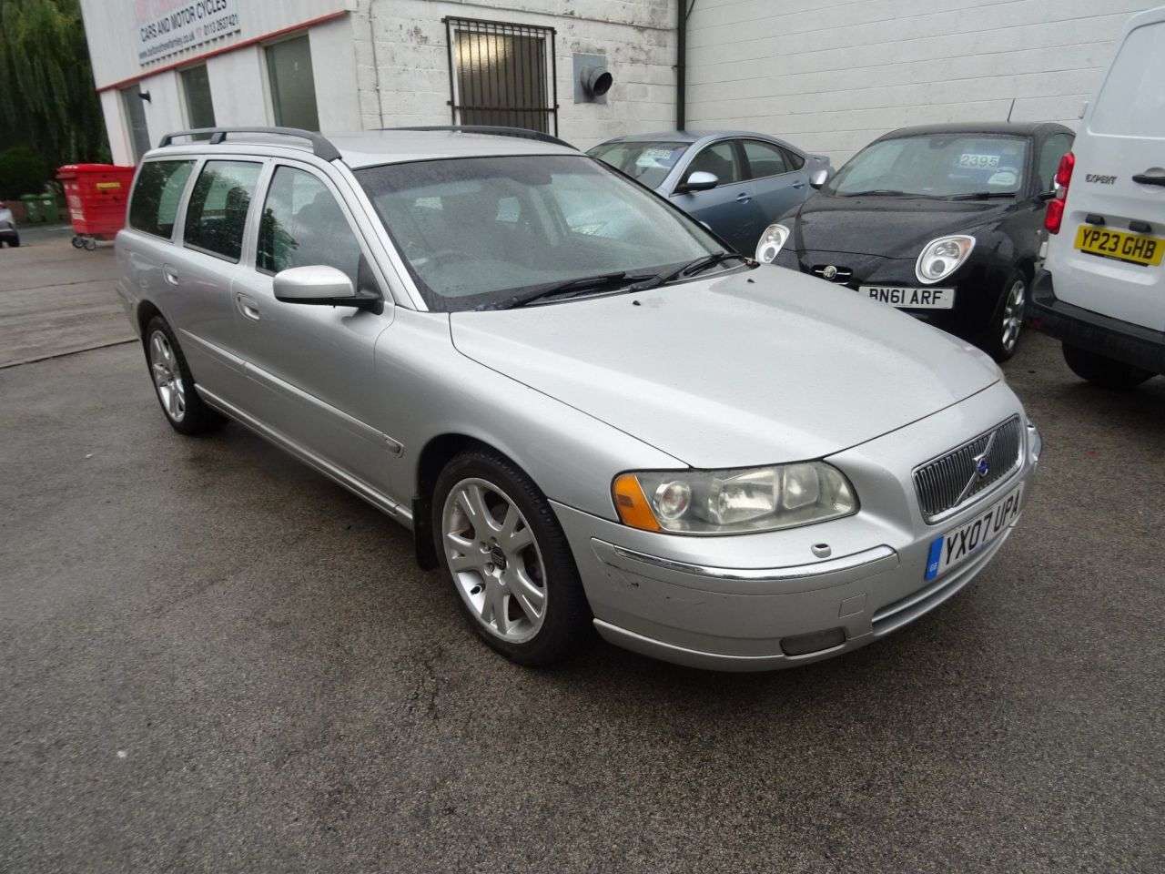 A 2007 VOLVO V70 2.4 SE Estate 5dr Petrol Manual (221 g/km, 170 bhp) , FULL MOT A 2007 VOLVO V70 2.4 SE Estate 5dr Petrol Manual (221 g/km, 170 bhp) , FULL MOT