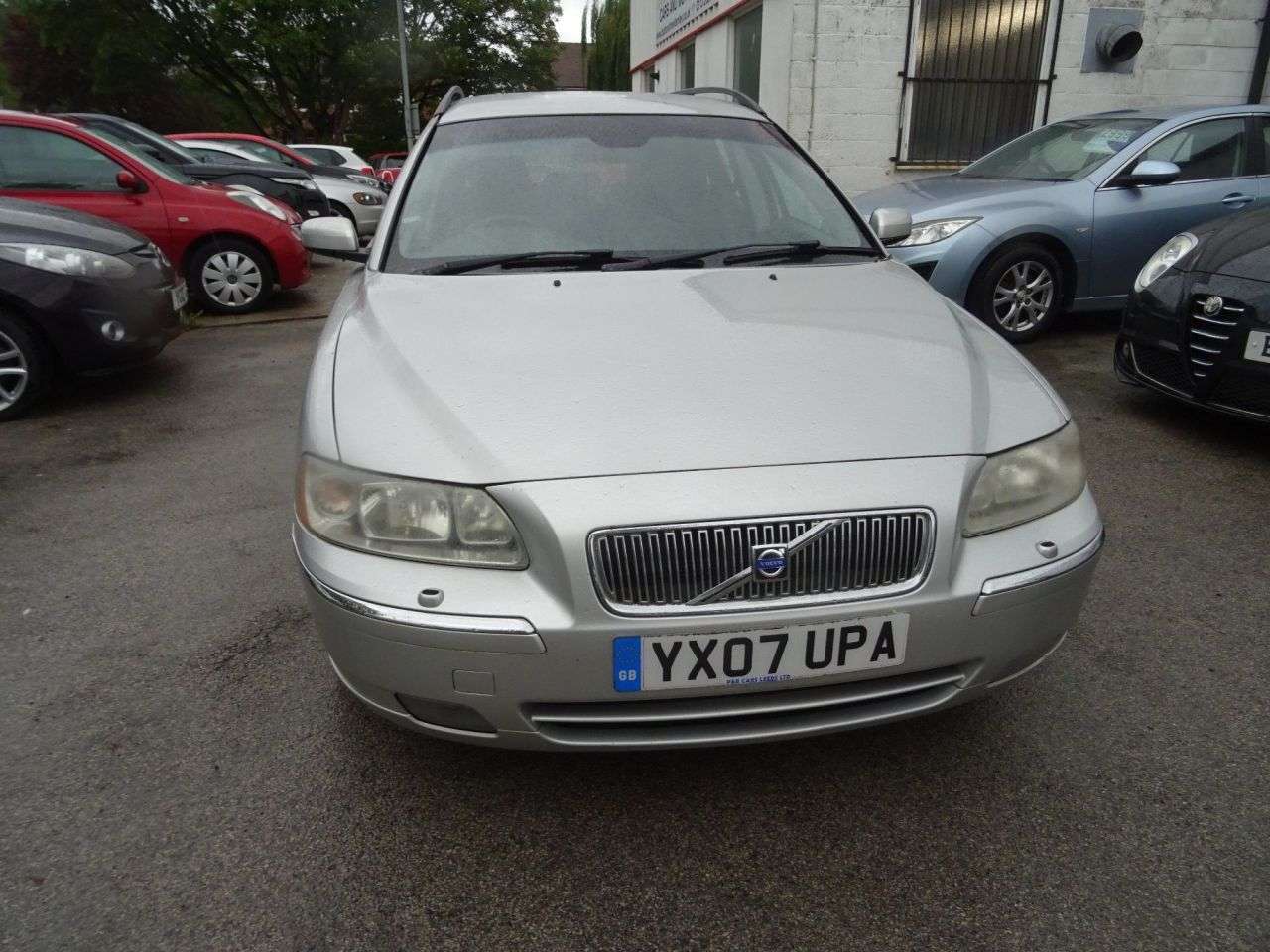 A 2007 VOLVO V70 2.4 SE Estate 5dr Petrol Manual (221 g/km, 170 bhp) , FULL MOT A 2007 VOLVO V70 2.4 SE Estate 5dr Petrol Manual (221 g/km, 170 bhp) , FULL MOT