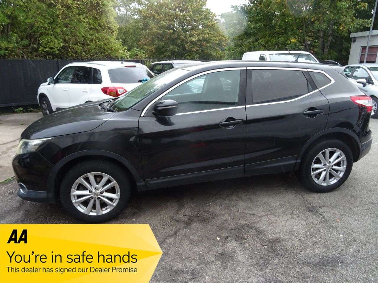 A 2014 NISSAN QASHQAI 1.2 DIG-T Acenta Premium SUV 5dr Petrol Manual 2WD Euro 5 (s/s) (115 ps) FU A 2014 NISSAN QASHQAI 1.2 DIG-T Acenta Premium SUV 5dr Petrol Manual 2WD Euro 5 (s/s) (115 ps) FU