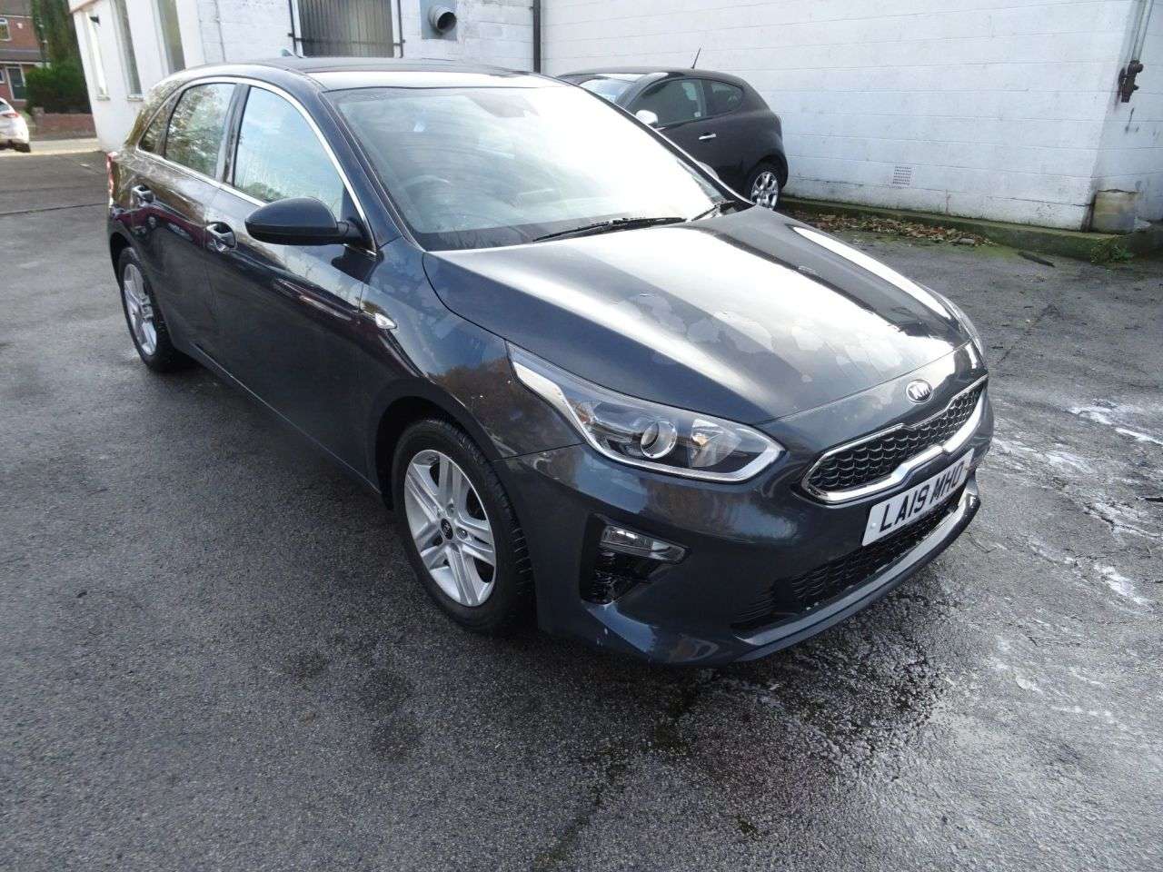 A 2019 KIA CEED 1.6 CRDi ECO 2 Hatchback 5dr Diesel Manual Euro 6 (s/s) (114 bhp) BEST COLO A 2019 KIA CEED 1.6 CRDi ECO 2 Hatchback 5dr Diesel Manual Euro 6 (s/s) (114 bhp) BEST COLO