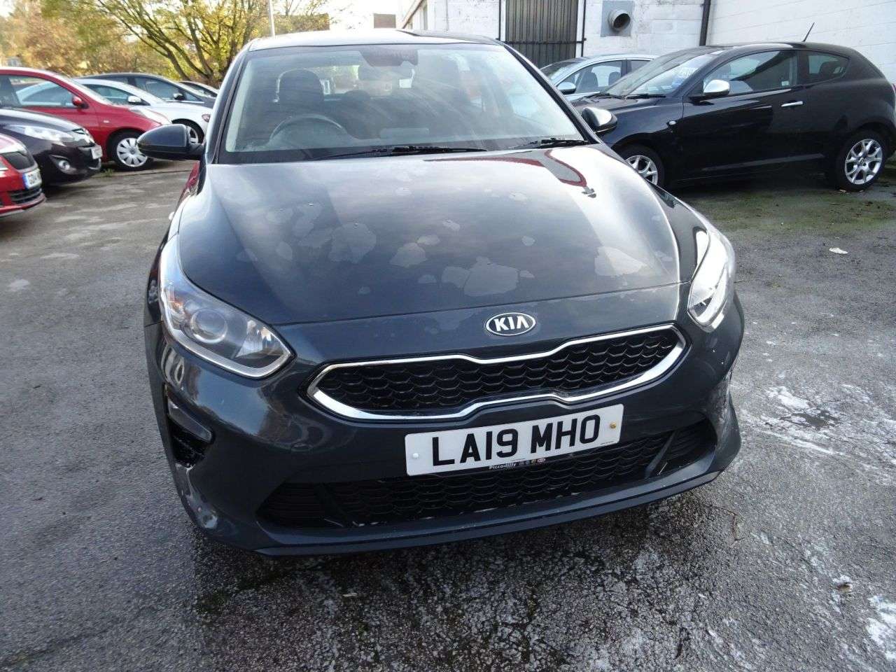 A 2019 KIA CEED 1.6 CRDi ECO 2 Hatchback 5dr Diesel Manual Euro 6 (s/s) (114 bhp) BEST COLO A 2019 KIA CEED 1.6 CRDi ECO 2 Hatchback 5dr Diesel Manual Euro 6 (s/s) (114 bhp) BEST COLO