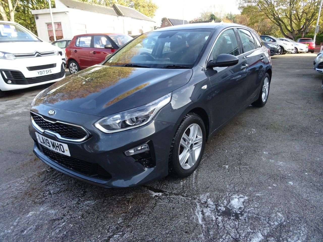 A 2019 KIA CEED 1.6 CRDi ECO 2 Hatchback 5dr Diesel Manual Euro 6 (s/s) (114 bhp) BEST COLO A 2019 KIA CEED 1.6 CRDi ECO 2 Hatchback 5dr Diesel Manual Euro 6 (s/s) (114 bhp) BEST COLO