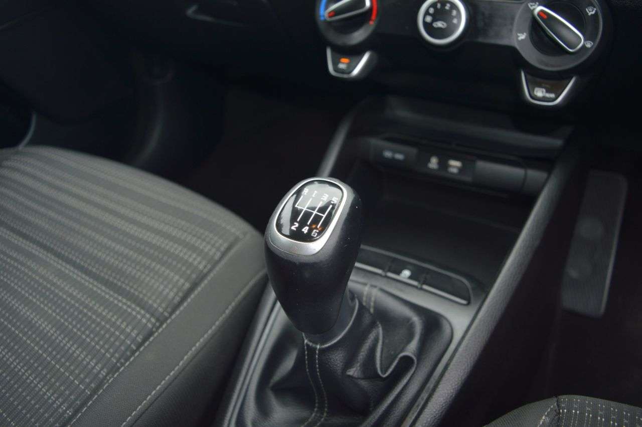 2018 KIA STONIC 2018 KIA STONIC