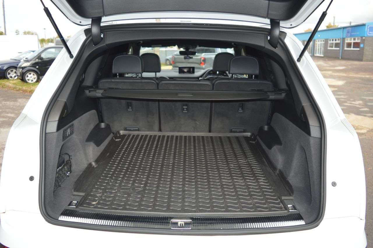 2019 AUDI Q7 2019 AUDI Q7