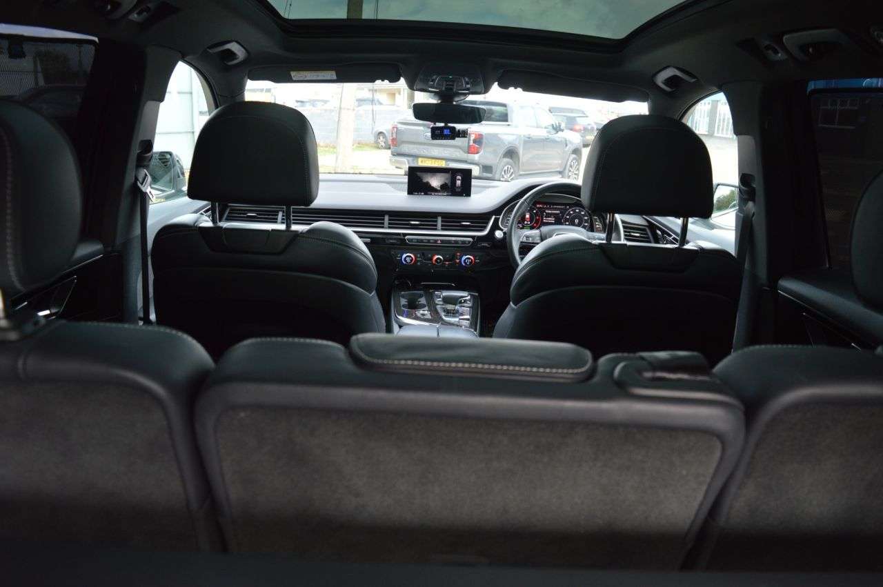 2019 AUDI Q7 2019 AUDI Q7