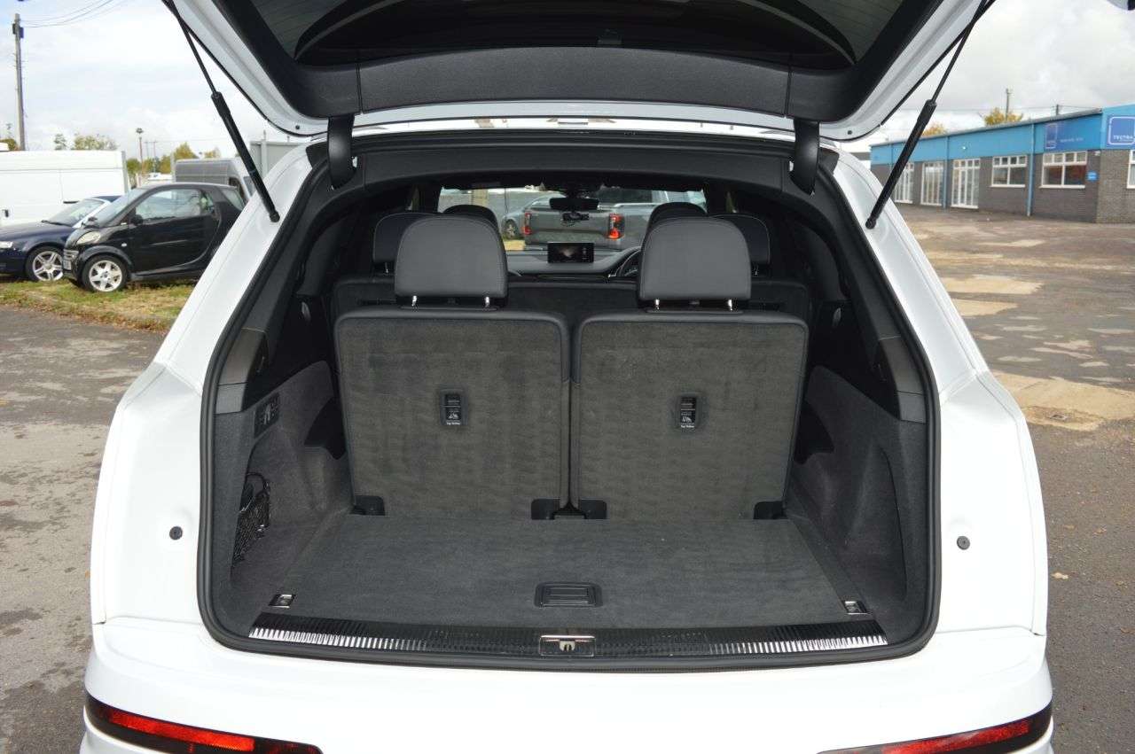 2019 AUDI Q7 2019 AUDI Q7