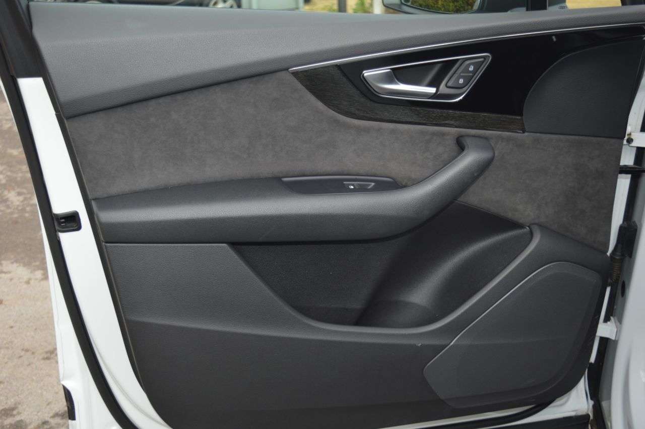 2019 AUDI Q7 2019 AUDI Q7