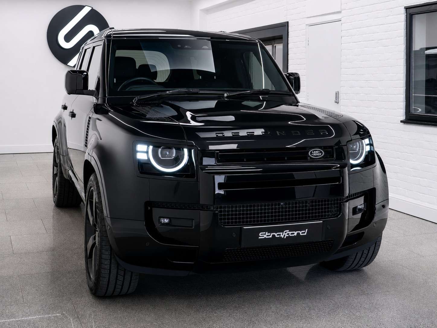 A 2025 LAND ROVER DEFENDER 110 3.0 D350 MHEV X-Dynamic HSE SUV 5dr Diesel Auto 4WD Euro 6 (s/s) (350 ps) A 2025 LAND ROVER DEFENDER 110 3.0 D350 MHEV X-Dynamic HSE SUV 5dr Diesel Auto 4WD Euro 6 (s/s) (350 ps)