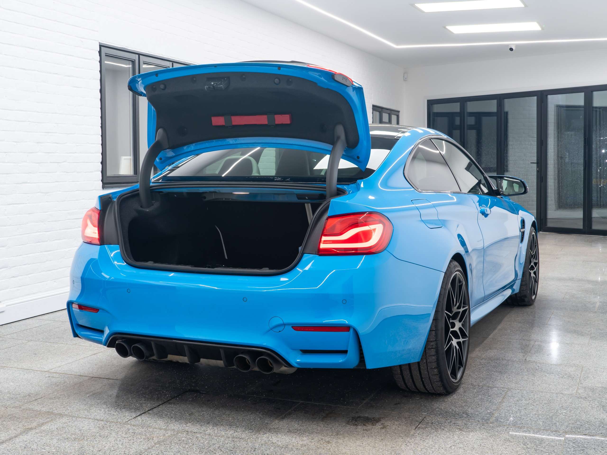 2017 BMW M4 2017 BMW M4