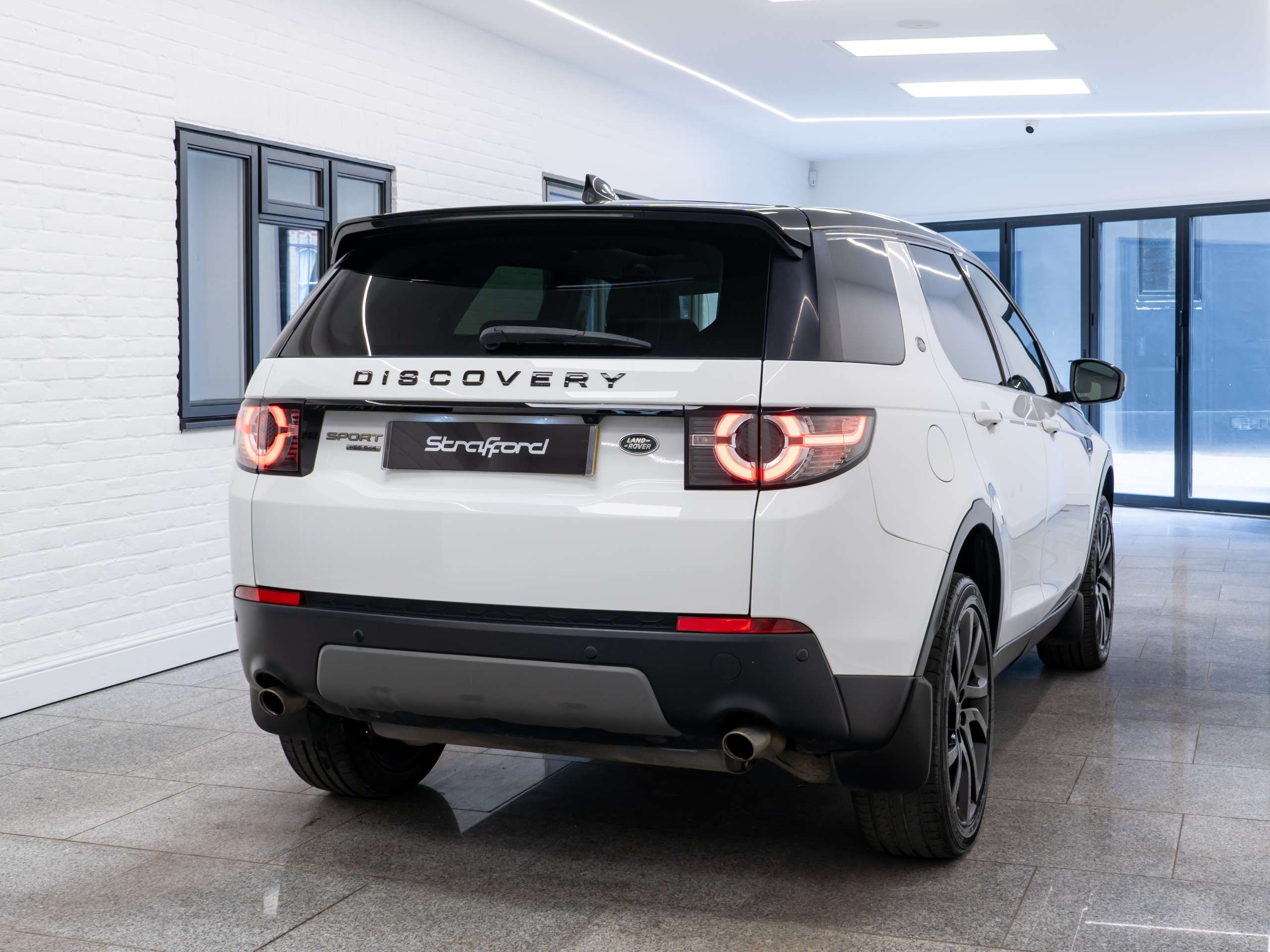 A 2018 LAND ROVER DISCOVERY SPORT 2.0 SD4 HSE Black SUV 5dr Diesel Auto 4WD Euro 6 (s/s) (240 ps) A 2018 LAND ROVER DISCOVERY SPORT 2.0 SD4 HSE Black SUV 5dr Diesel Auto 4WD Euro 6 (s/s) (240 ps)