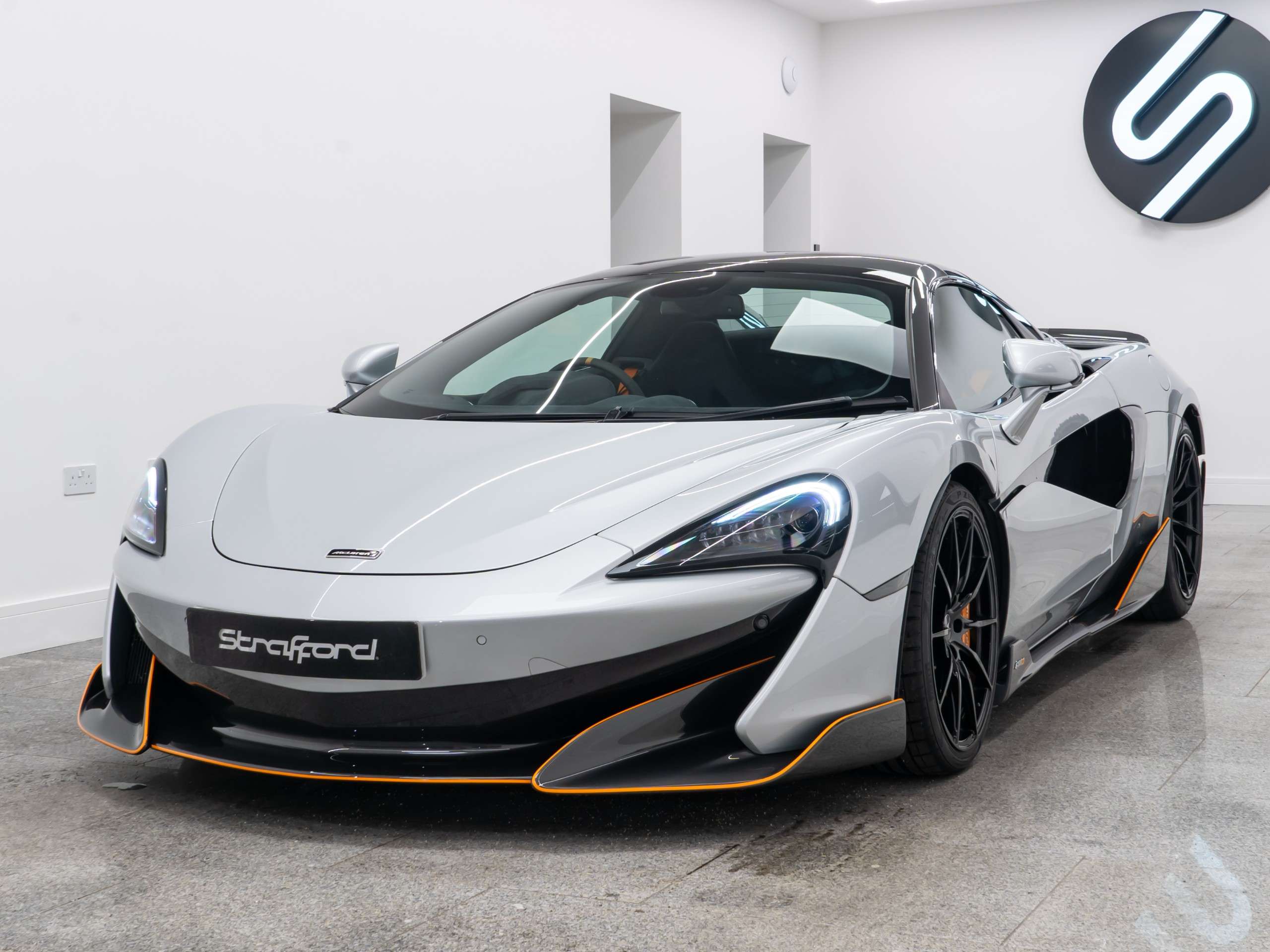 A 2019 MCLAREN 600LT Spider V8 2dr SSG Auto A 2019 MCLAREN 600LT Spider V8 2dr SSG Auto