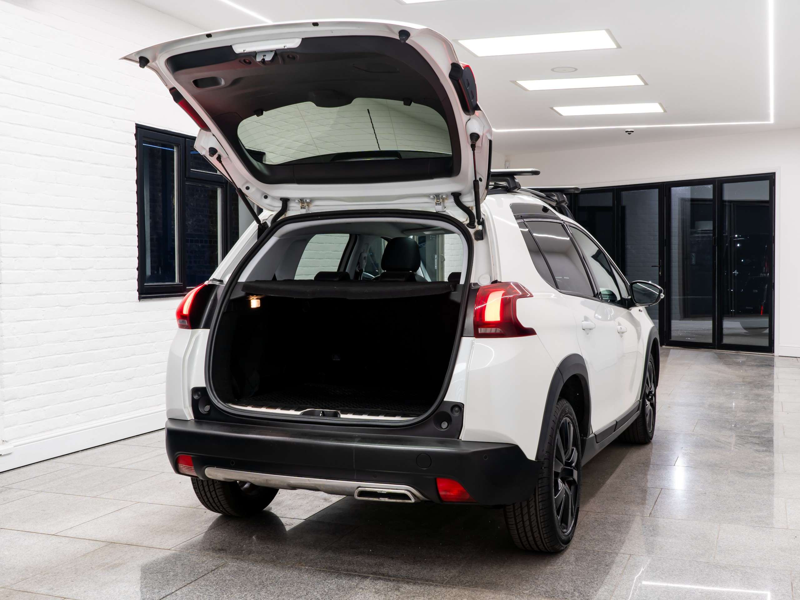 2017 PEUGEOT 2008 2017 PEUGEOT 2008