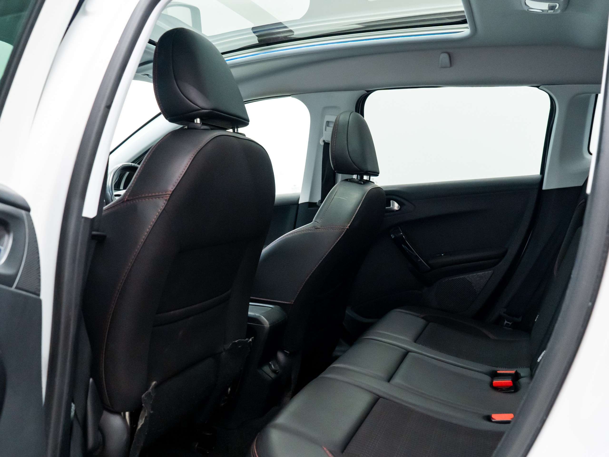 2017 PEUGEOT 2008 2017 PEUGEOT 2008