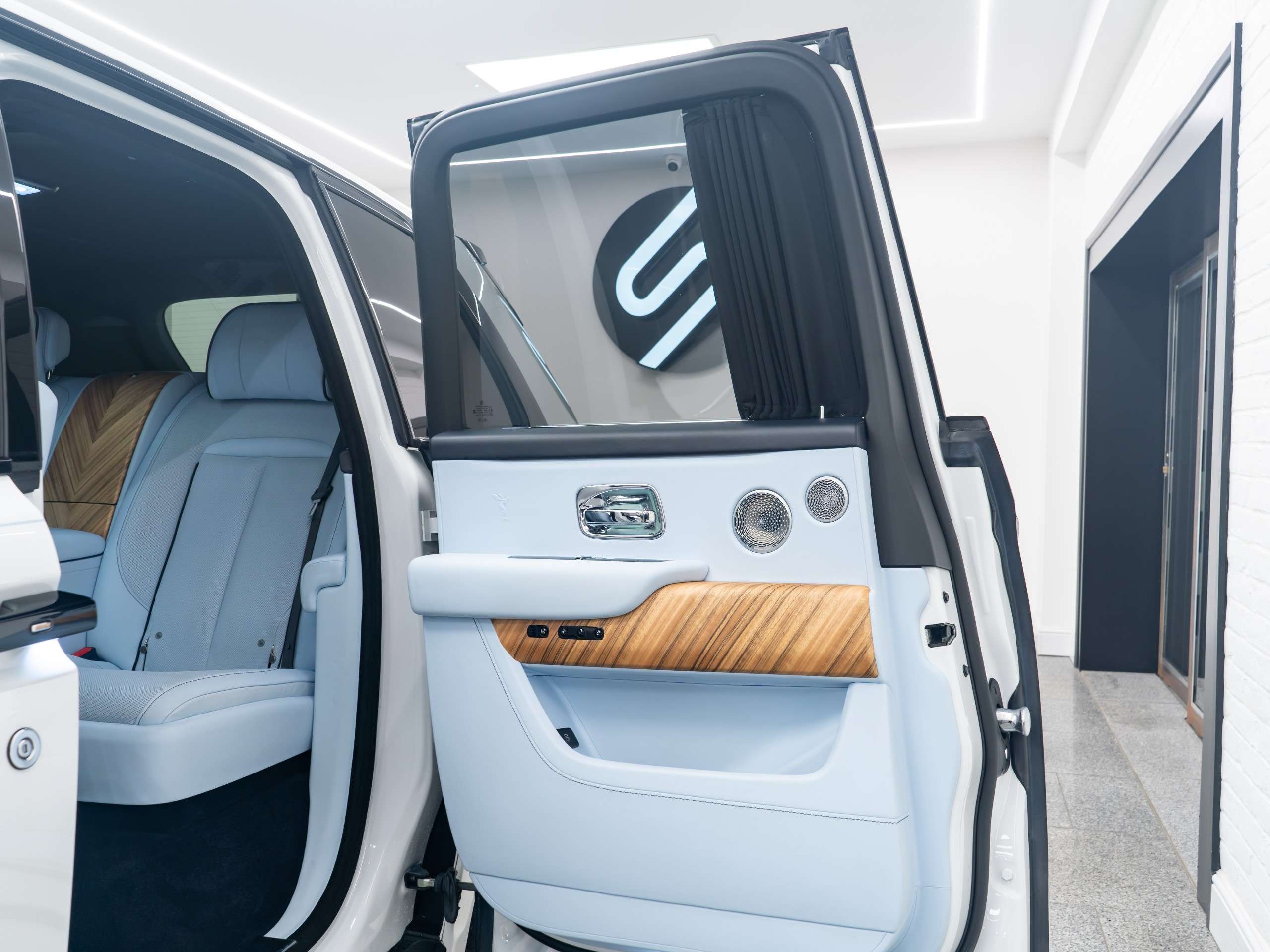 2019 ROLLS-ROYCE CULLINAN 2019 ROLLS-ROYCE CULLINAN