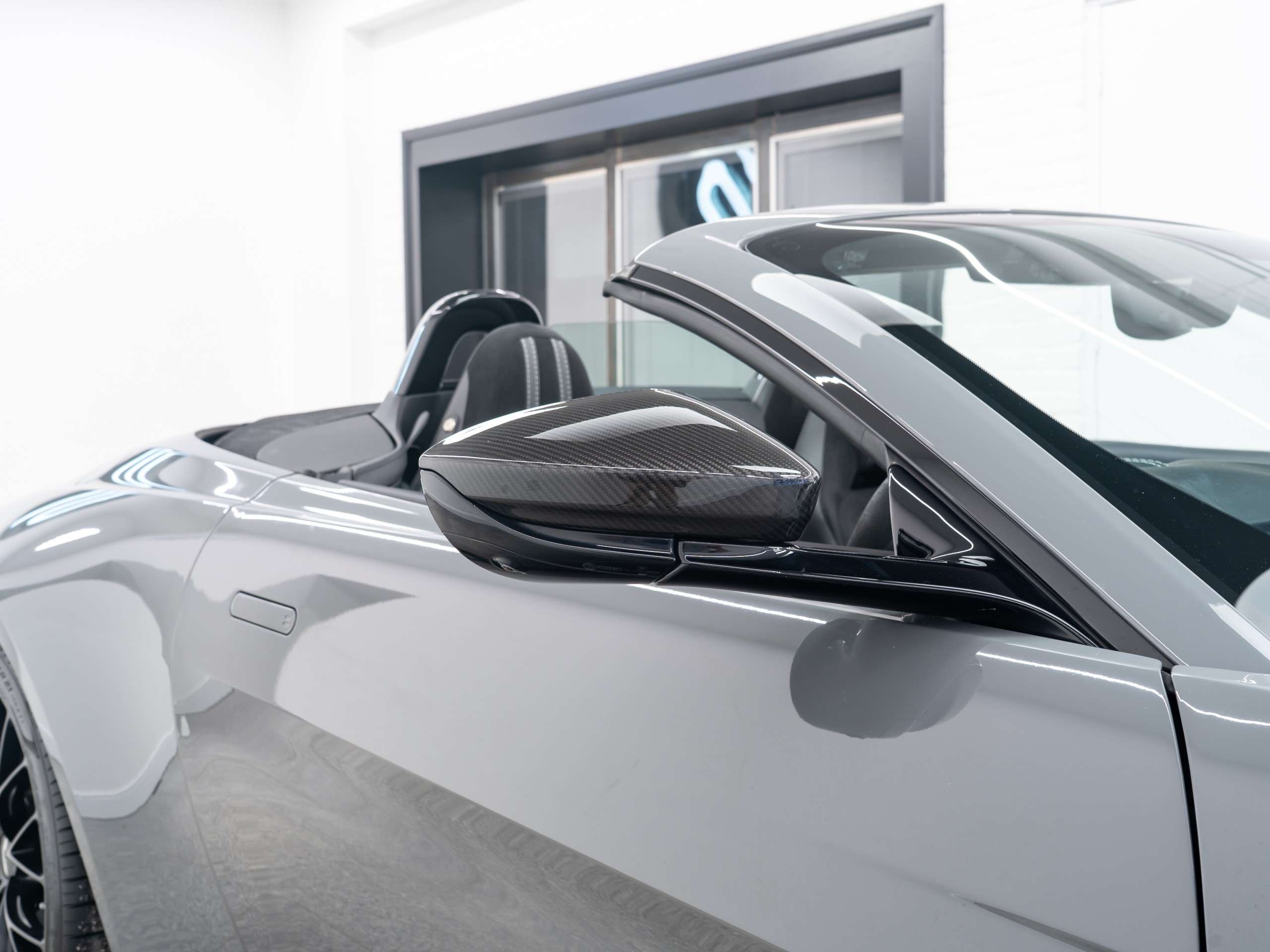 null ASTON MARTIN VANTAGE null ASTON MARTIN VANTAGE