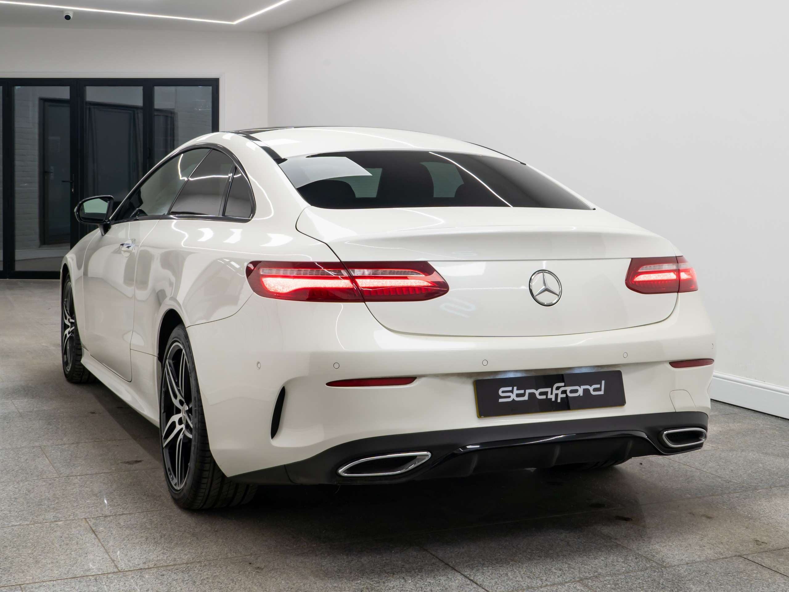 A 2017 MERCEDES-BENZ E CLASS 2.0 E220d AMG Line (Premium) Coupe 2dr Diesel G-Tronic+ Euro 6 (s/s) (194 ps) A 2017 MERCEDES-BENZ E CLASS 2.0 E220d AMG Line (Premium) Coupe 2dr Diesel G-Tronic+ Euro 6 (s/s) (194 ps)