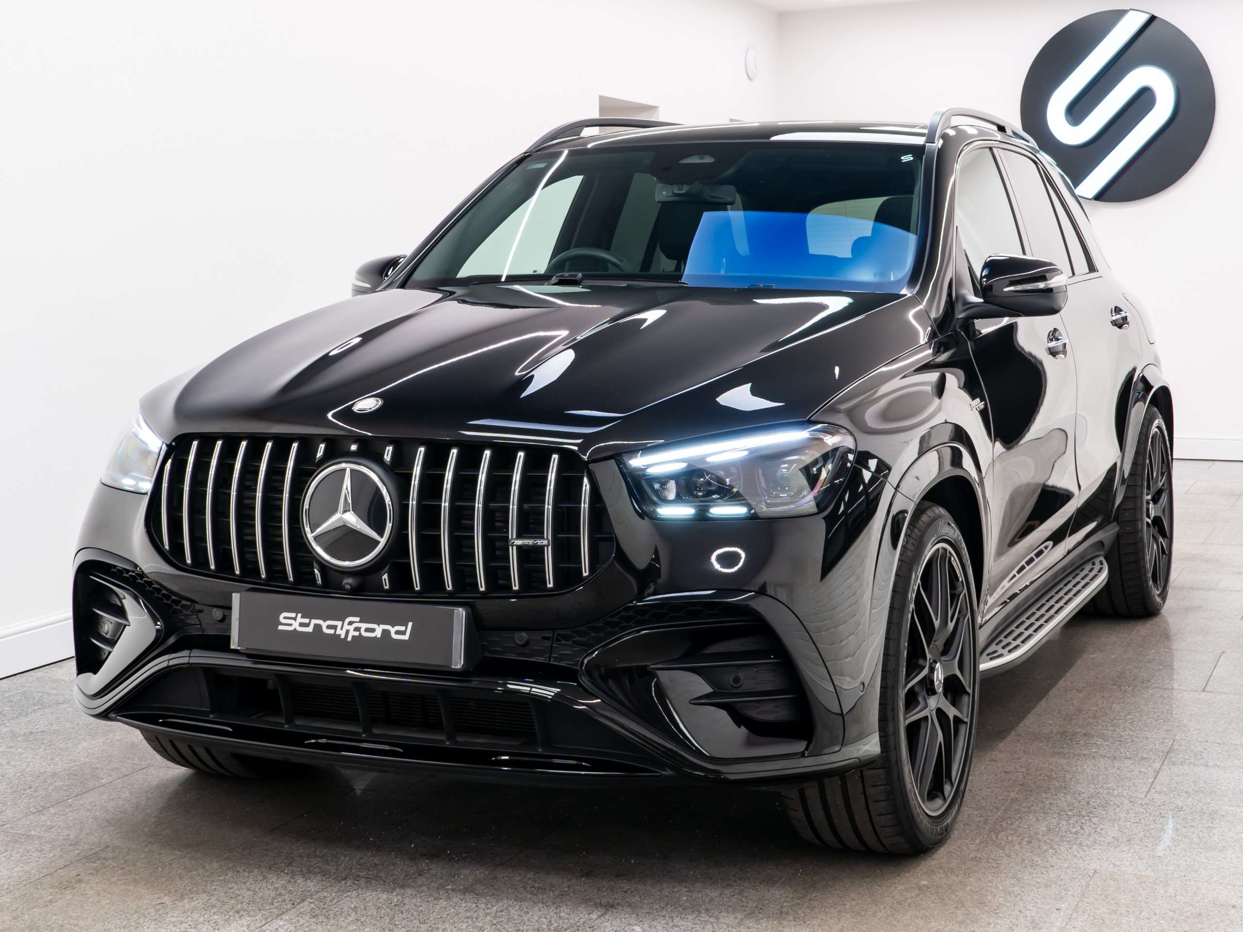 A 2025 MERCEDES-BENZ GLE 3.0 GLE53 31kWh AMG Night Edition (Premium Plus) SUV 5dr Petrol Plug-in Hybrid SpdS TCT 4MATIC+ Euro 6 (s/s) (536 ps) A 2025 MERCEDES-BENZ GLE 3.0 GLE53 31kWh AMG Night Edition (Premium Plus) SUV 5dr Petrol Plug-in Hybrid SpdS TCT 4MATIC+ Euro 6 (s/s) (536 ps)