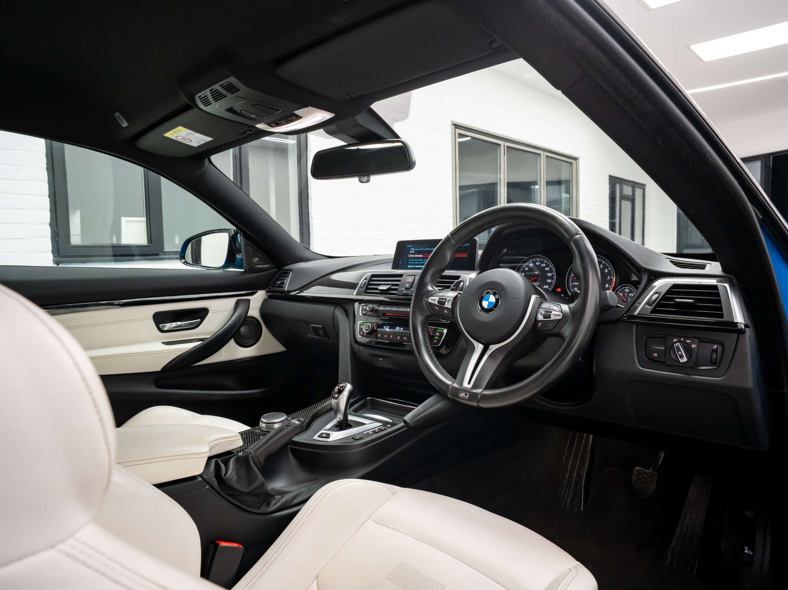 2017 BMW M4 2017 BMW M4