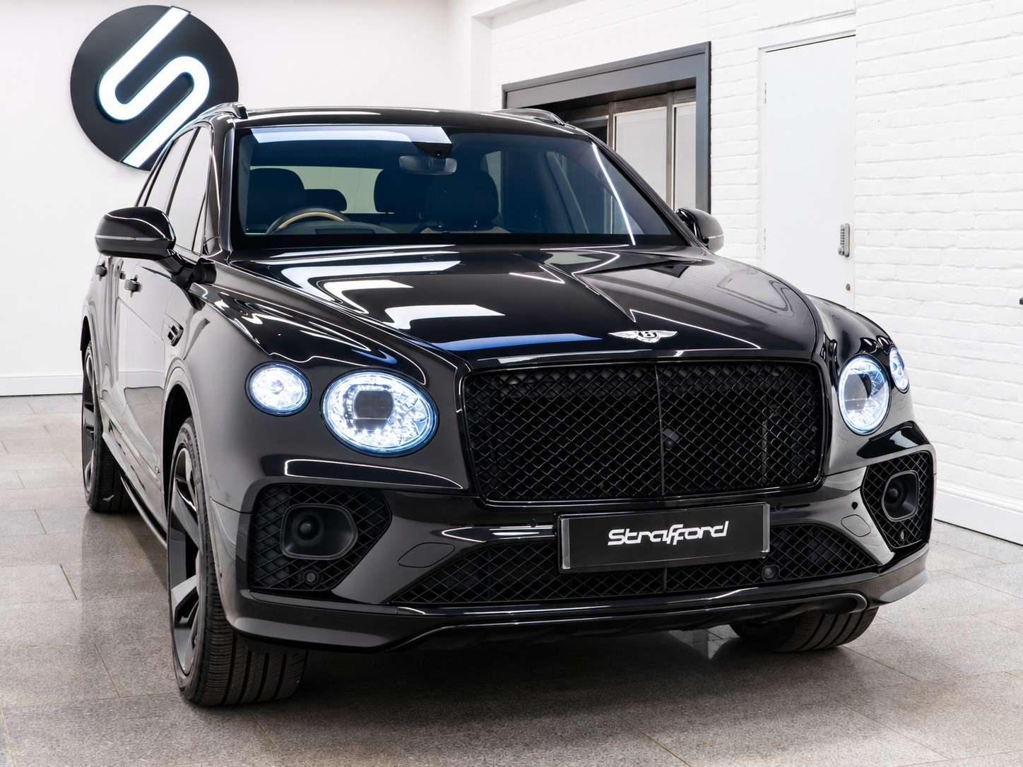 A 2020 BENTLEY BENTAYGA 4.0 V8 First Edition SUV 5dr Petrol Auto 4WD Euro 6 (s/s) (550 ps) A 2020 BENTLEY BENTAYGA 4.0 V8 First Edition SUV 5dr Petrol Auto 4WD Euro 6 (s/s) (550 ps)