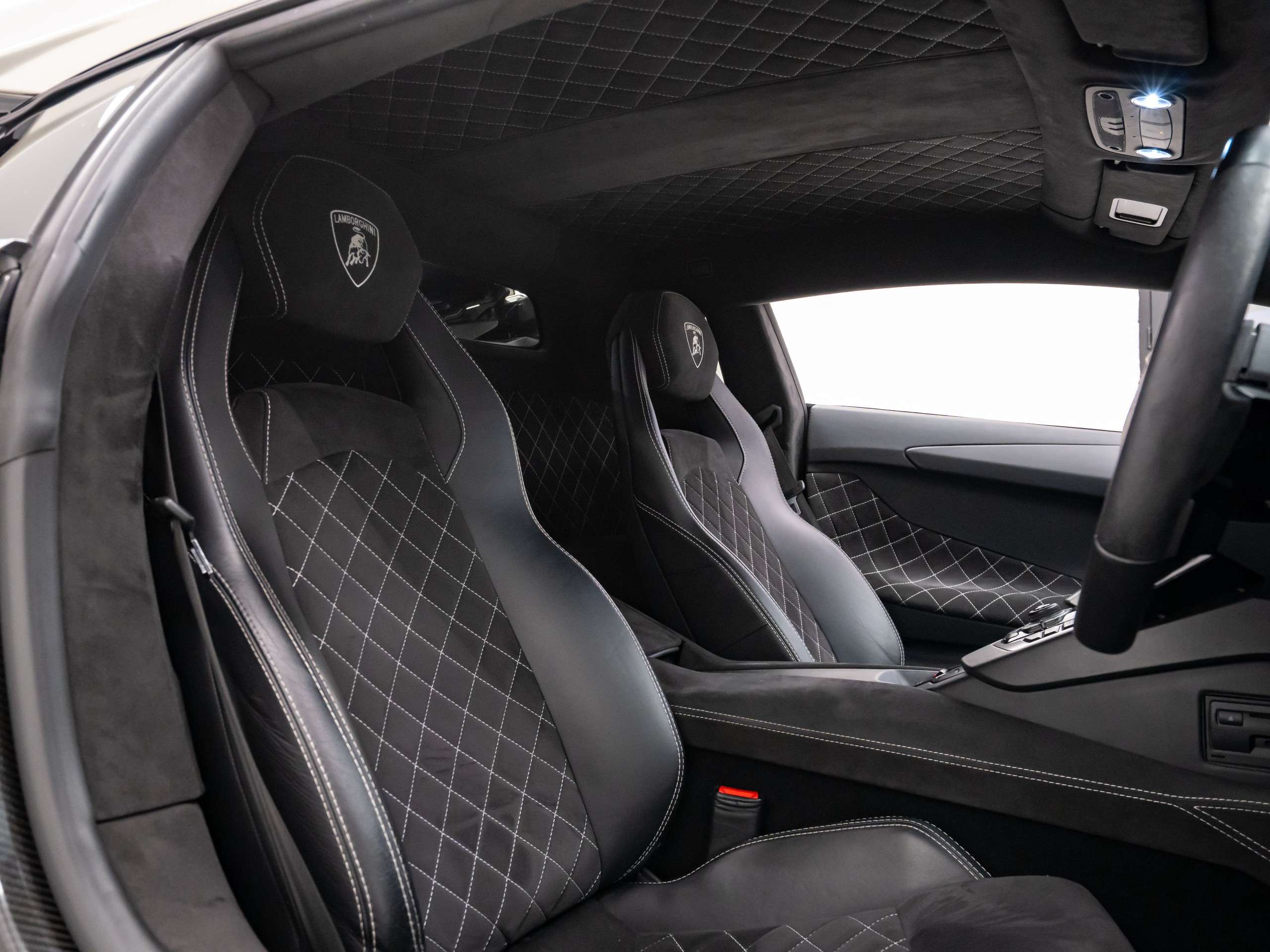 2017 LAMBORGHINI AVENTADOR 2017 LAMBORGHINI AVENTADOR