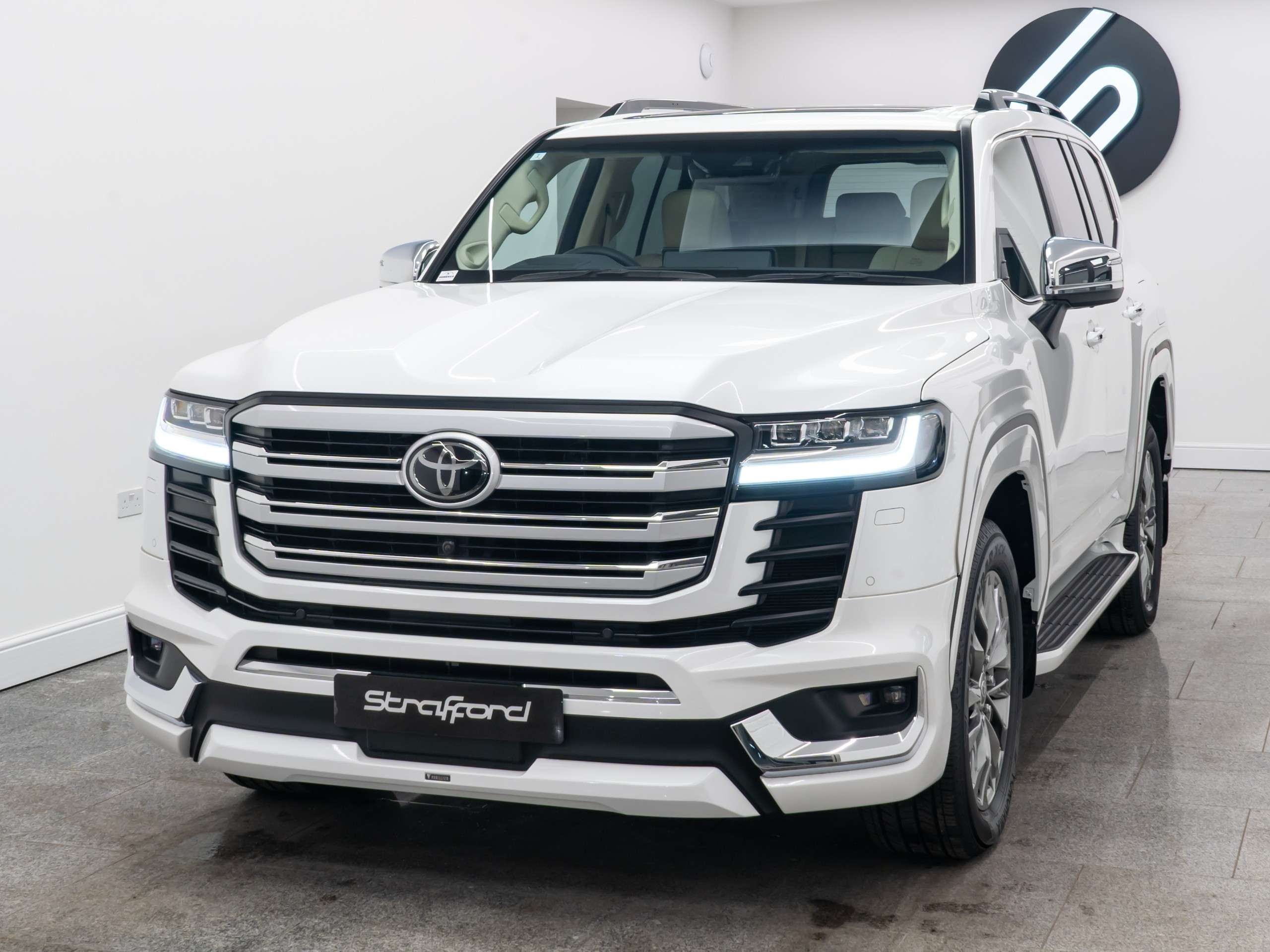 A 2024 TOYOTA LAND CRUISER 300 Series ZX 3.5 V6 Petrol Euro6 A 2024 TOYOTA LAND CRUISER 300 Series ZX 3.5 V6 Petrol Euro6