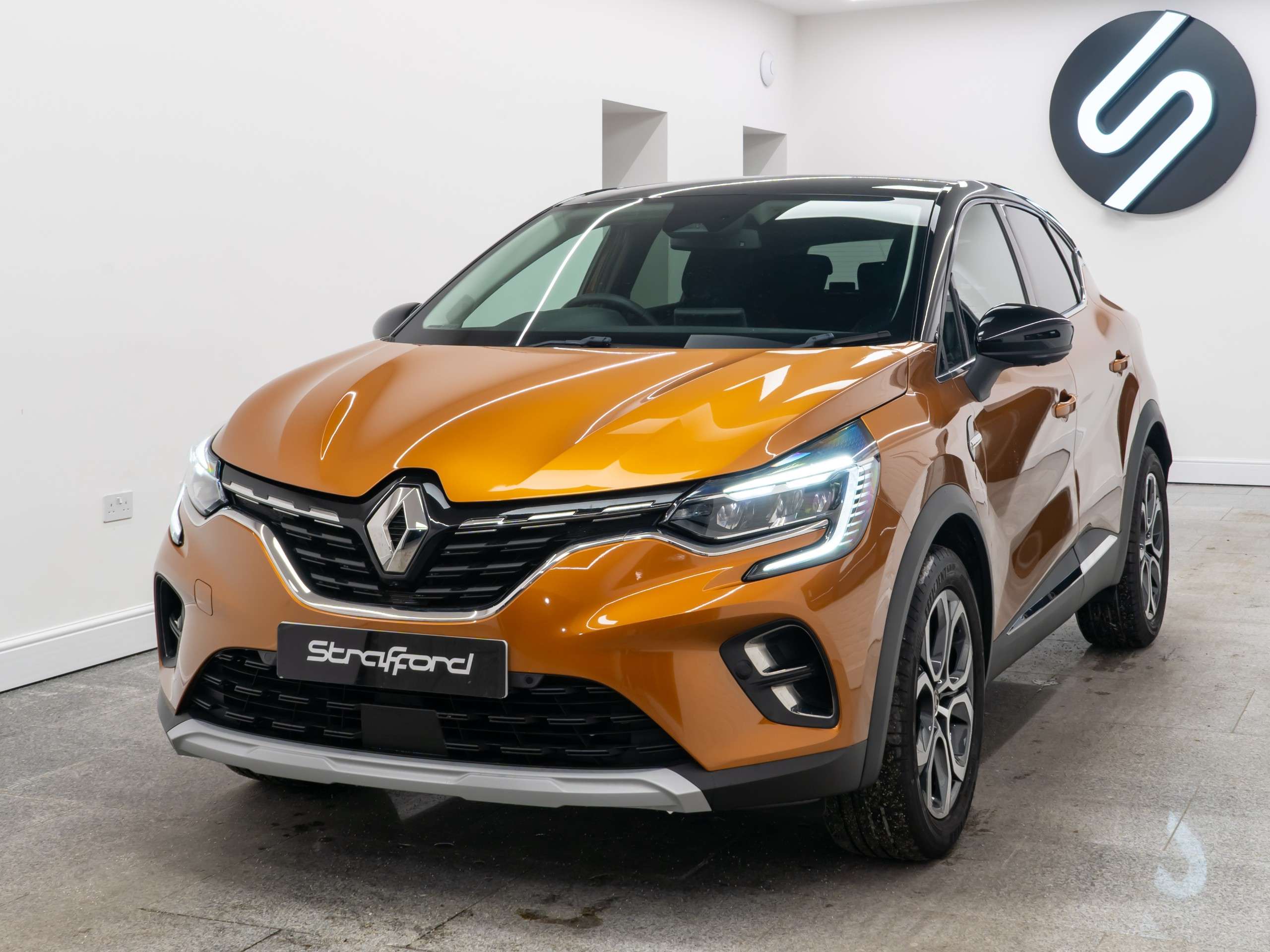 A 2020 RENAULT CAPTUR 1.0 TCe S Edition SUV 5dr Petrol Manual Euro 6 (s/s) (100 ps) A 2020 RENAULT CAPTUR 1.0 TCe S Edition SUV 5dr Petrol Manual Euro 6 (s/s) (100 ps)