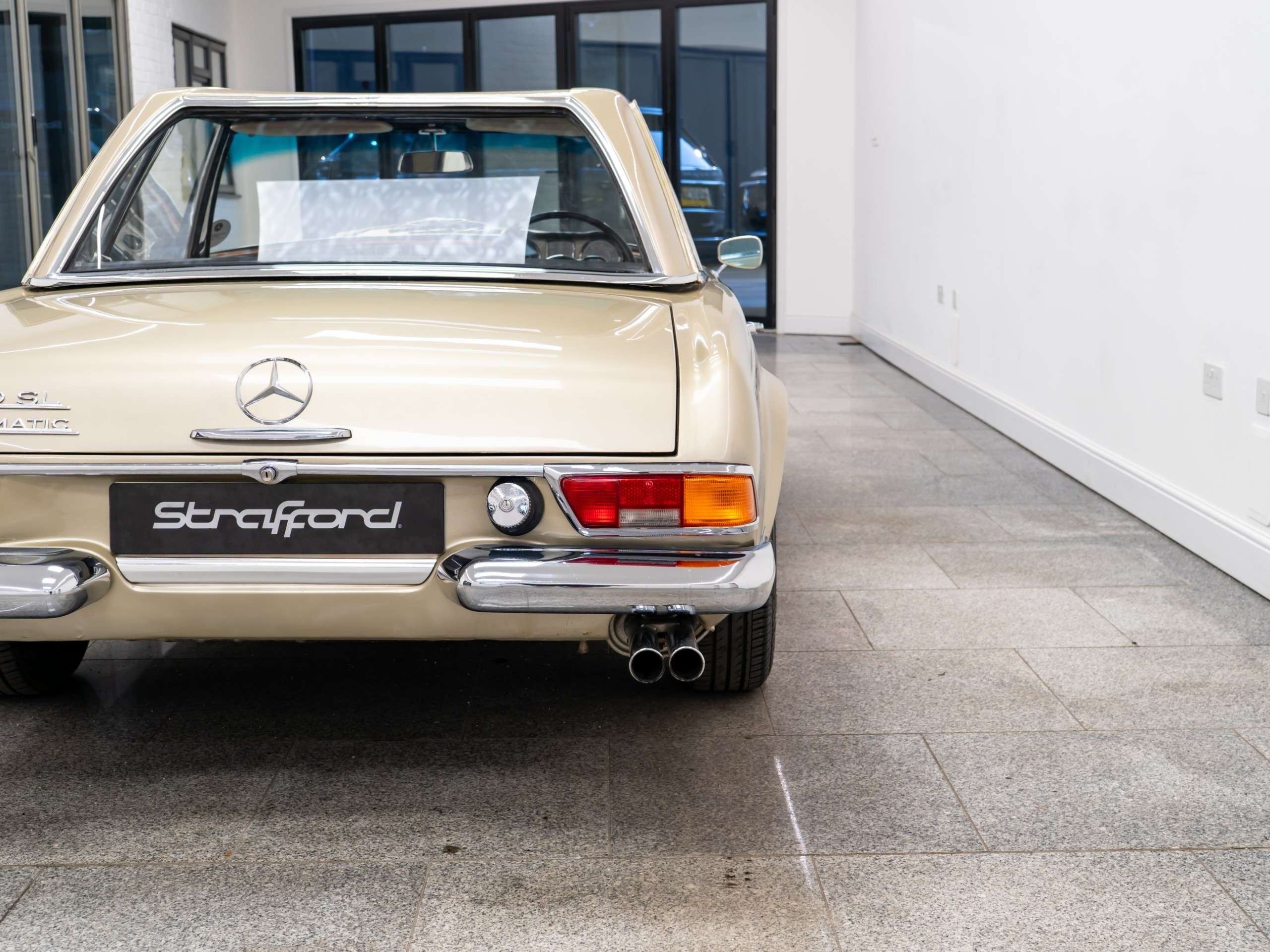 1967 MERCEDES-BENZ 250 1967 MERCEDES-BENZ 250