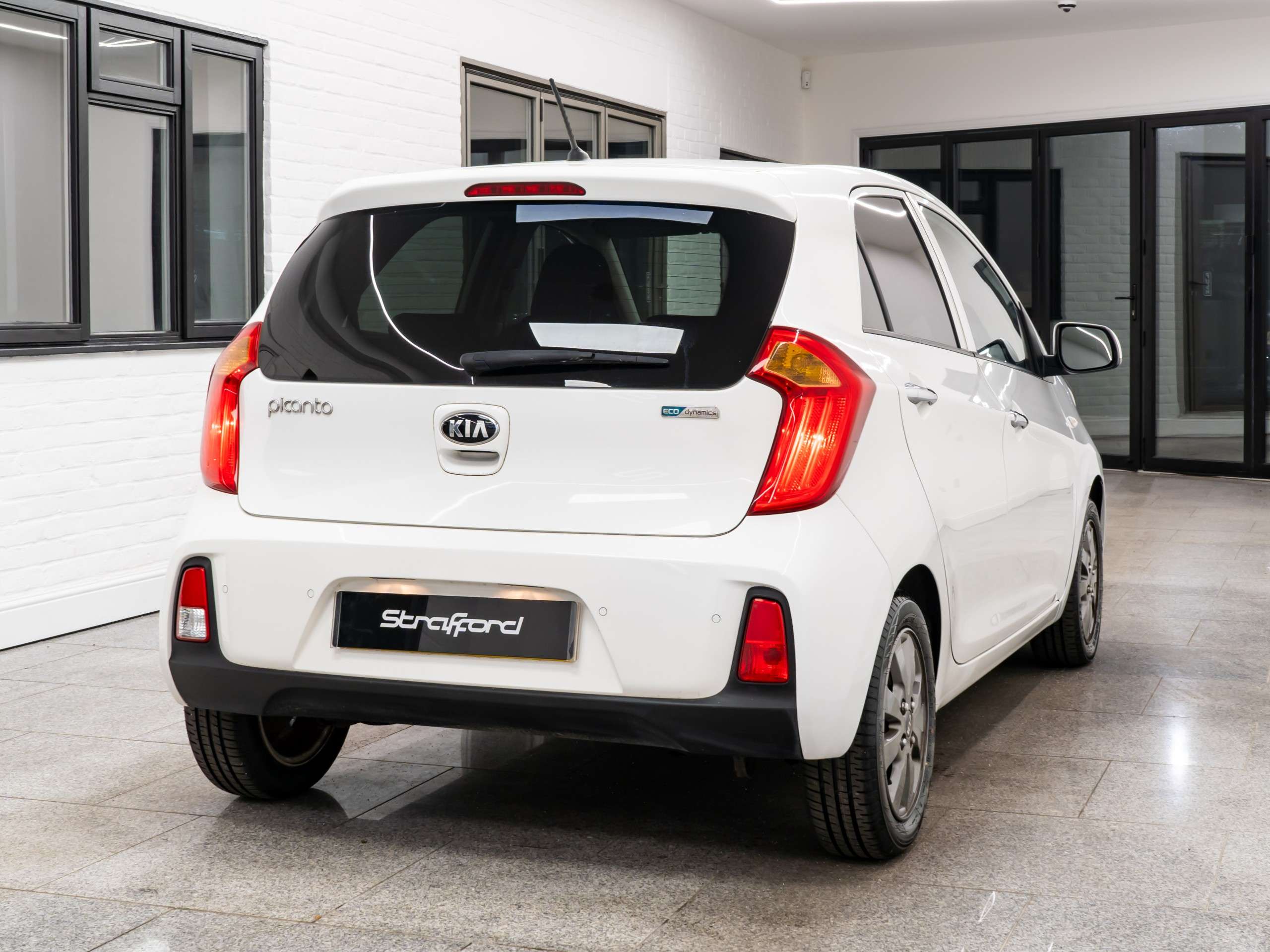 A 2016 KIA PICANTO 1.0 65 SE 5dr A 2016 KIA PICANTO 1.0 65 SE 5dr
