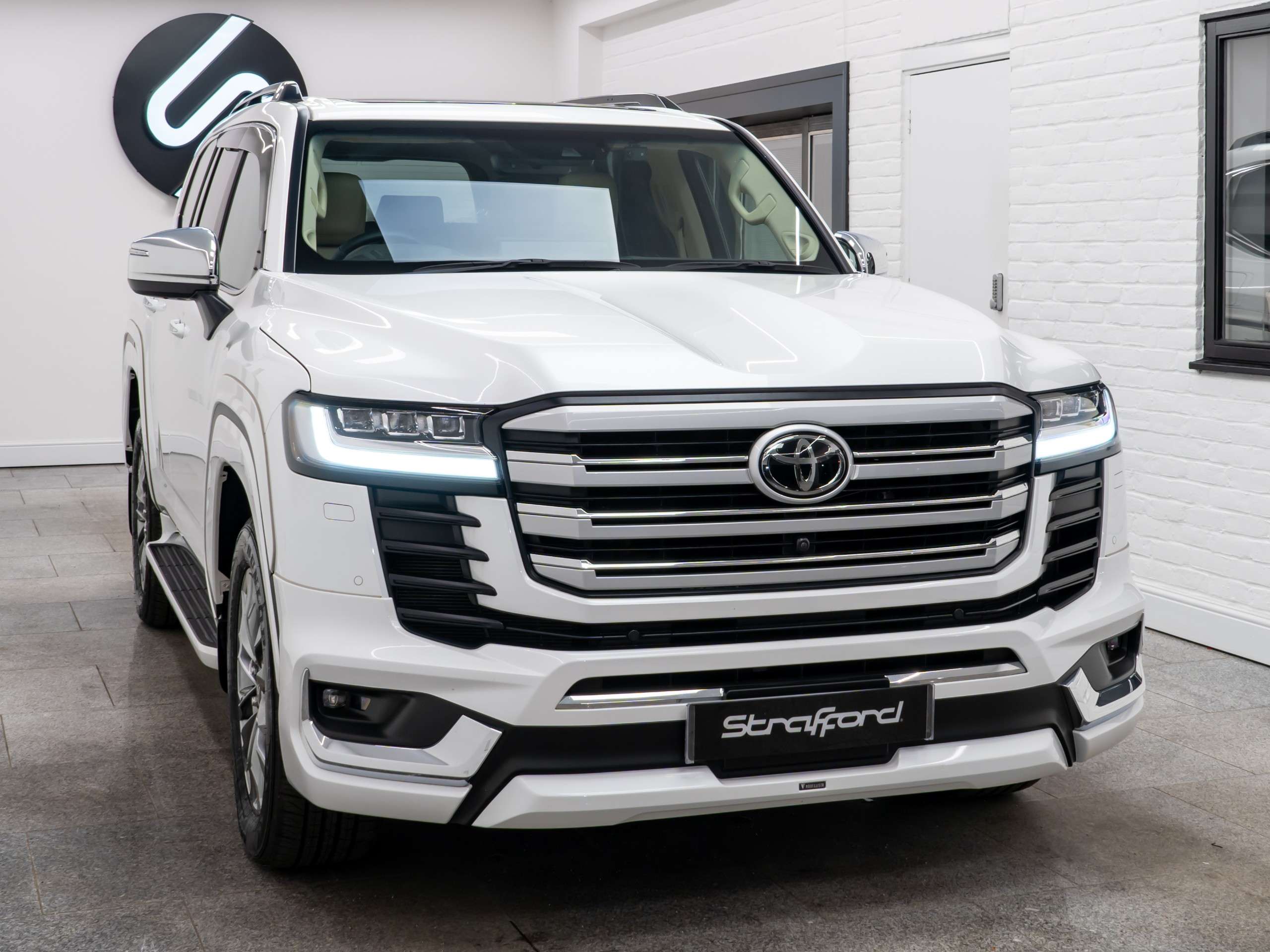 A 2024 TOYOTA LAND CRUISER 300 Series ZX 3.5 V6 Petrol Euro6 A 2024 TOYOTA LAND CRUISER 300 Series ZX 3.5 V6 Petrol Euro6