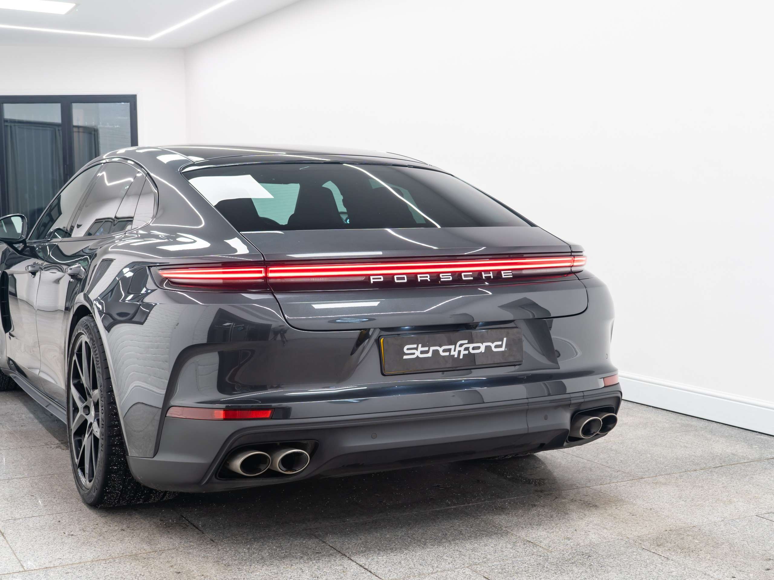 2024 PORSCHE PANAMERA 2024 PORSCHE PANAMERA