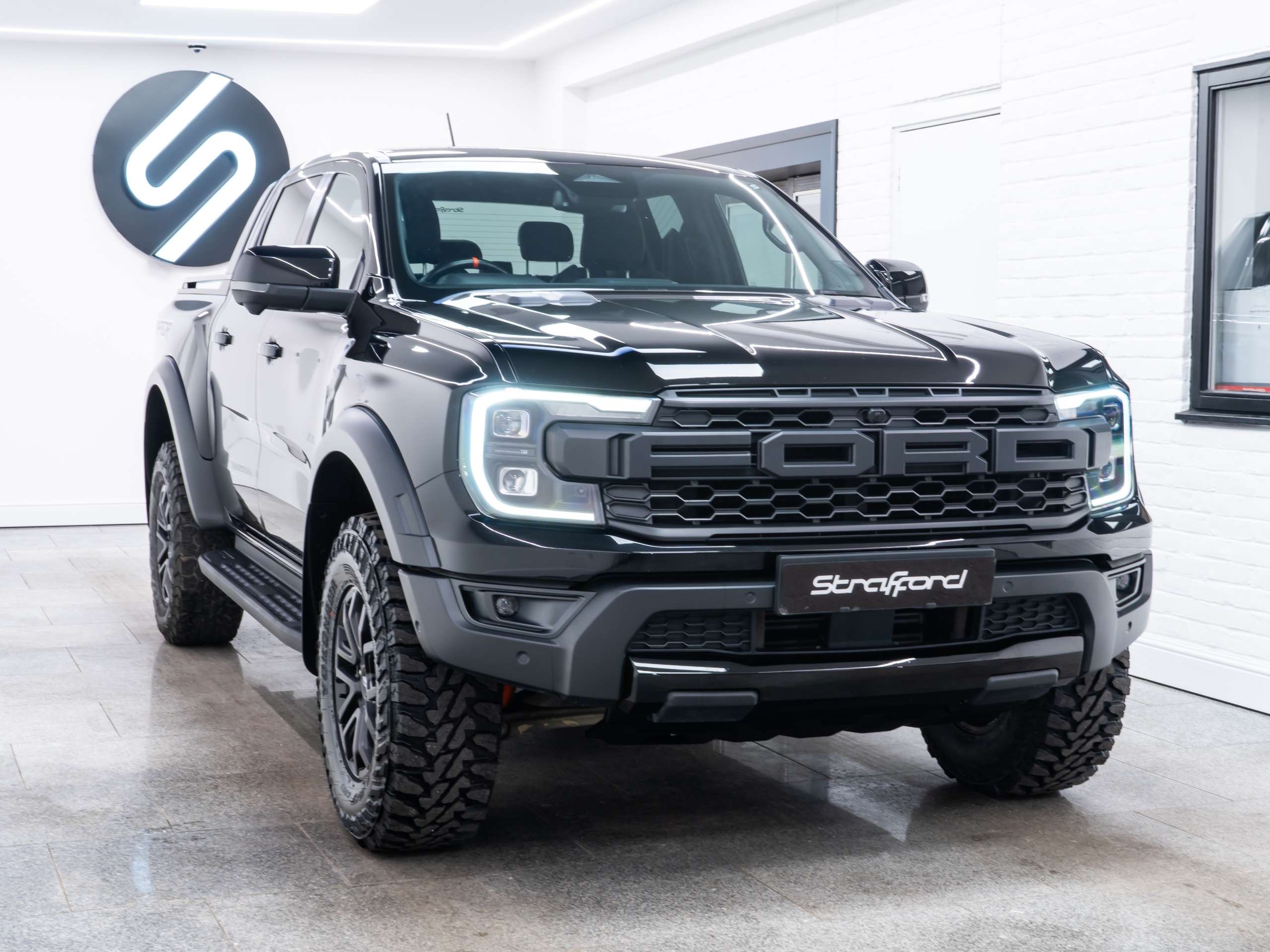 A 2023 FORD RANGER Ranger Raptor Raptor Double Cab 3.0L EcoBoost V6 292PS 4WD FT 10 Speed Automatic A 2023 FORD RANGER Ranger Raptor Raptor Double Cab 3.0L EcoBoost V6 292PS 4WD FT 10 Speed Automatic