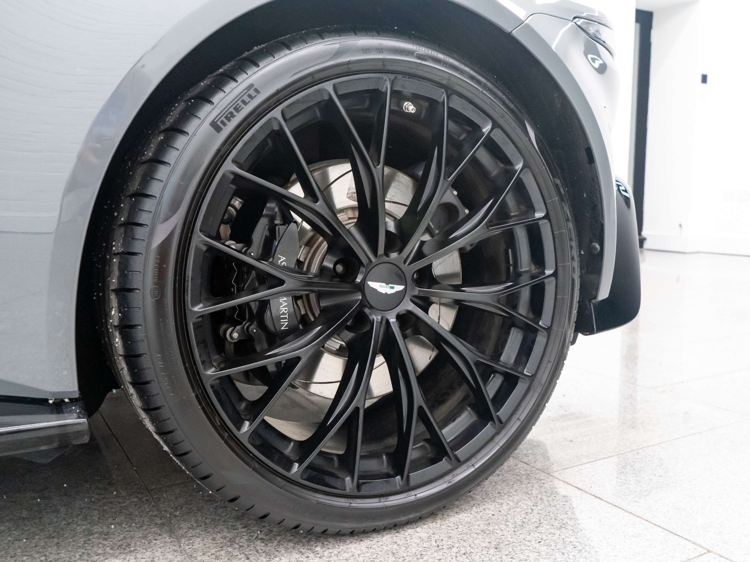 null ASTON MARTIN VANTAGE null ASTON MARTIN VANTAGE