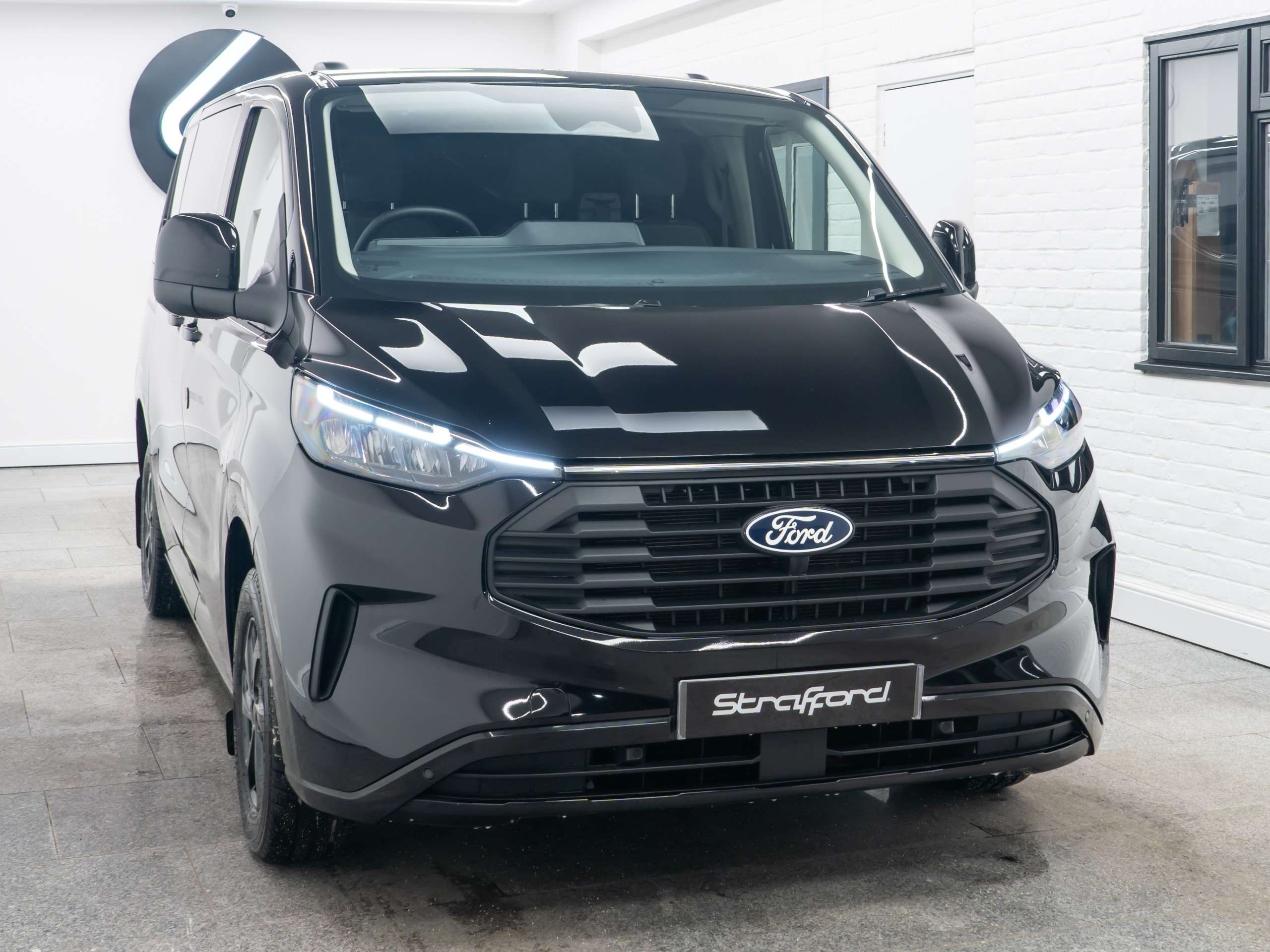 A 2025 FORD TRANSIT CUSTOM 2.0 320 EcoBlue Limited Crew Van Double Cab 5dr Diesel Auto L1 H1 Euro 6 (s/s) (136 ps) A 2025 FORD TRANSIT CUSTOM 2.0 320 EcoBlue Limited Crew Van Double Cab 5dr Diesel Auto L1 H1 Euro 6 (s/s) (136 ps)