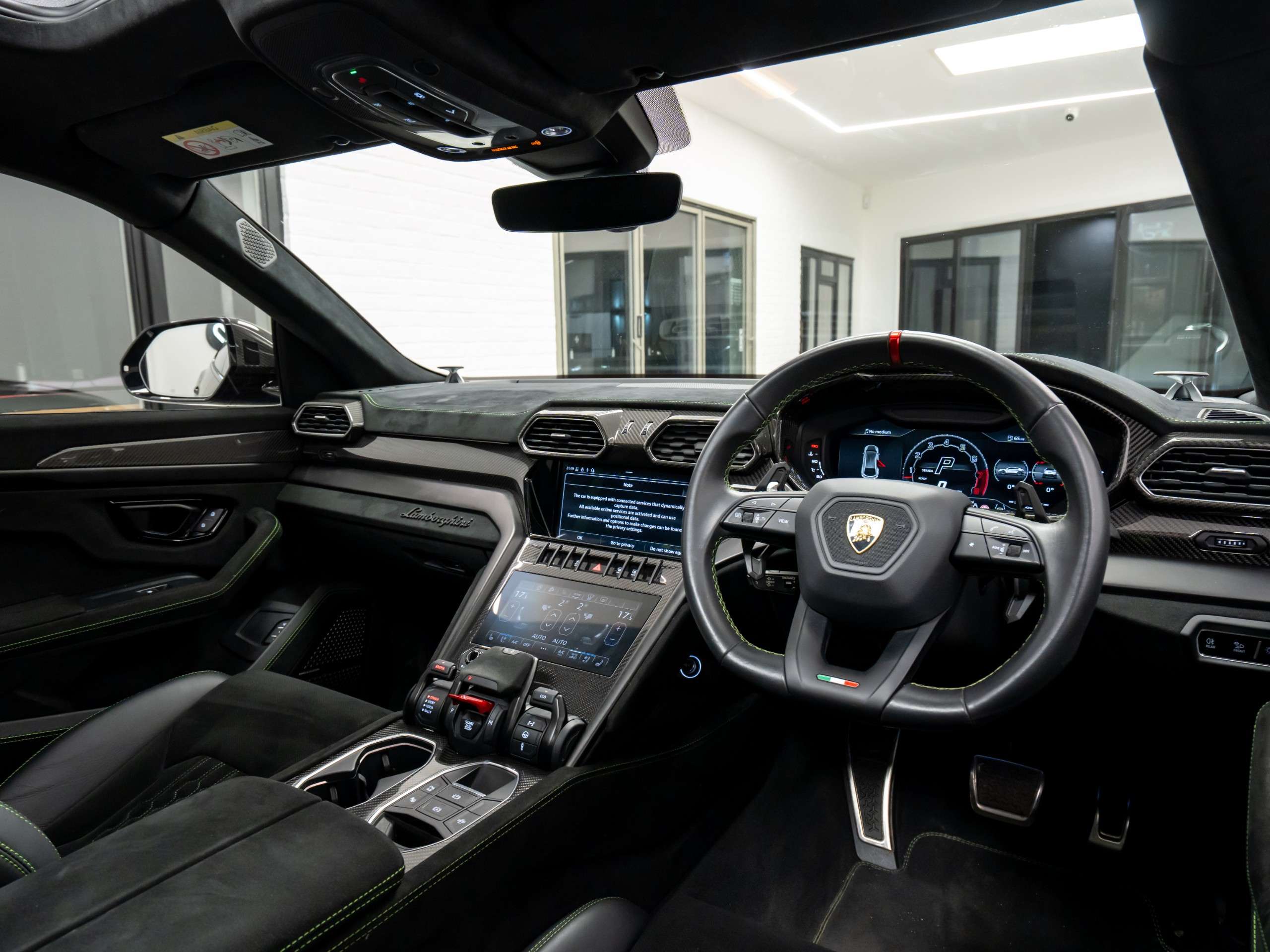 2023 LAMBORGHINI URUS 2023 LAMBORGHINI URUS