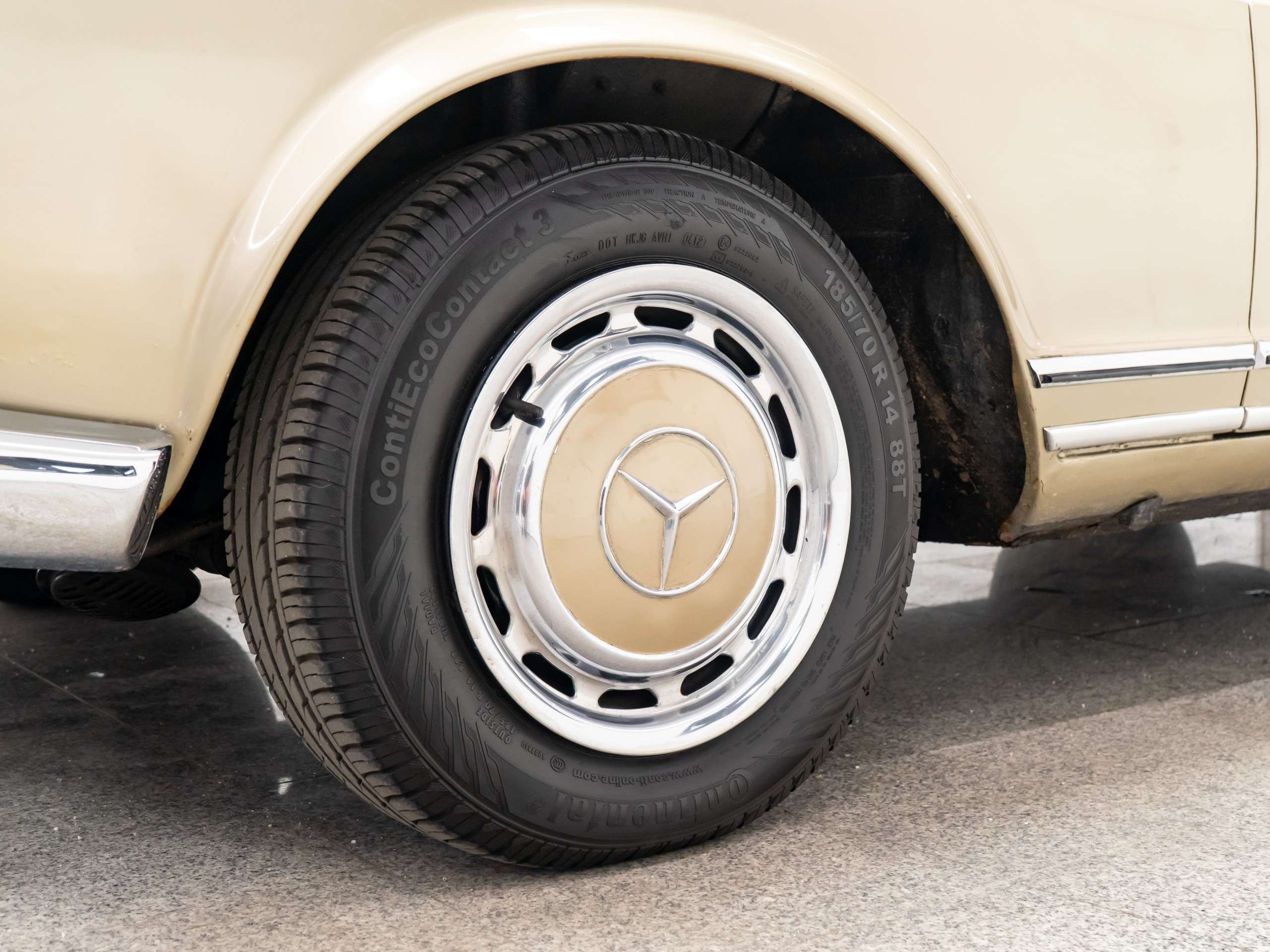 1967 MERCEDES-BENZ 250 1967 MERCEDES-BENZ 250