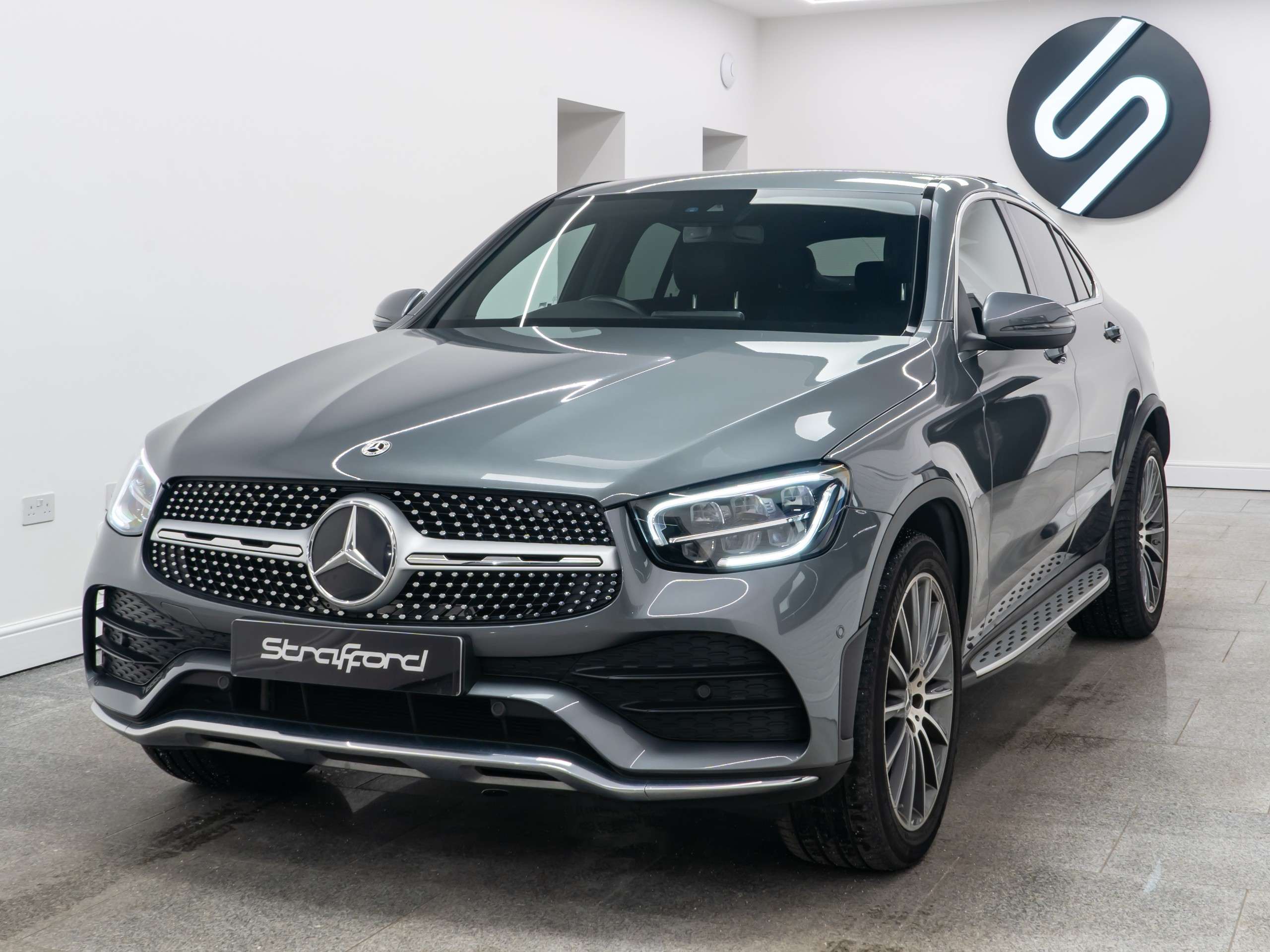 A 2023 MERCEDES-BENZ GLC 2.0 GLC300d AMG Line (Premium) Coupe 5dr Diesel G-Tronic+ 4MATIC Euro 6 (s/s) (245 ps) A 2023 MERCEDES-BENZ GLC 2.0 GLC300d AMG Line (Premium) Coupe 5dr Diesel G-Tronic+ 4MATIC Euro 6 (s/s) (245 ps)