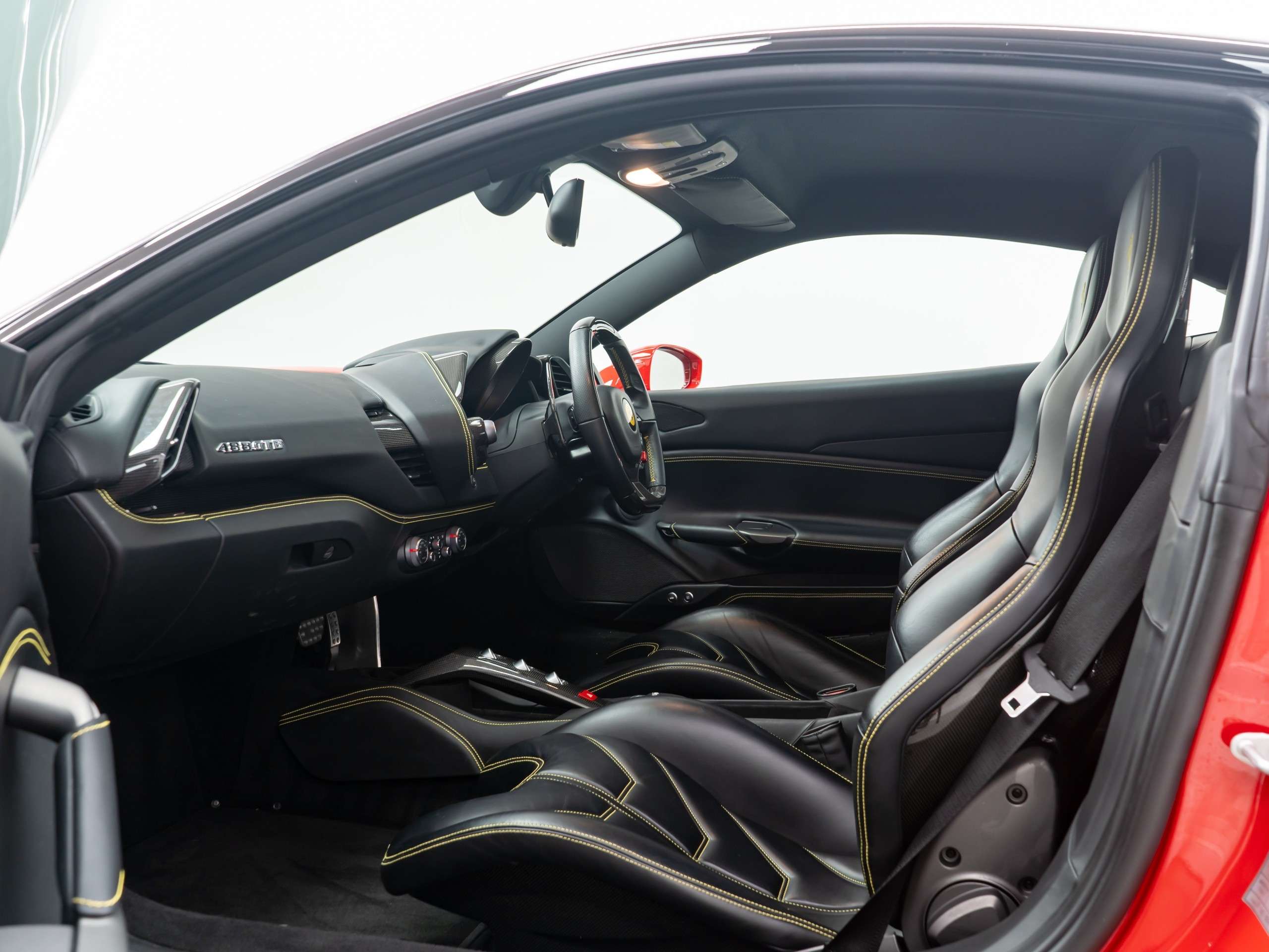 2016 FERRARI 488 2016 FERRARI 488