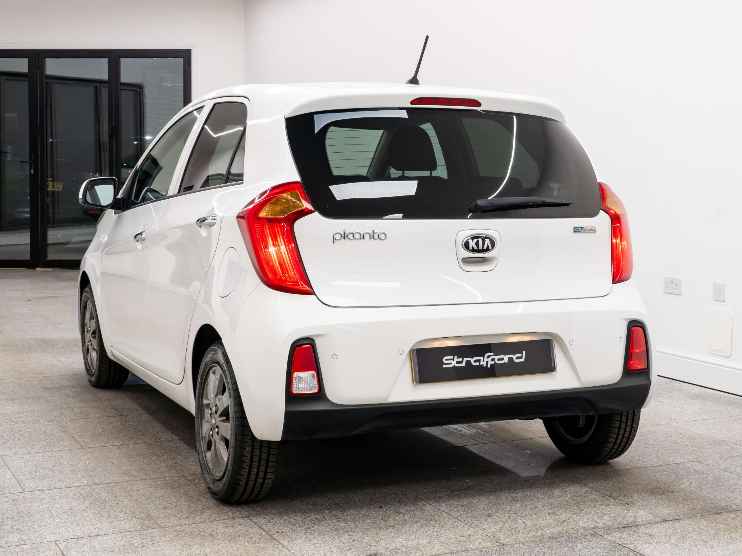A 2016 KIA PICANTO 1.0 65 SE 5dr A 2016 KIA PICANTO 1.0 65 SE 5dr