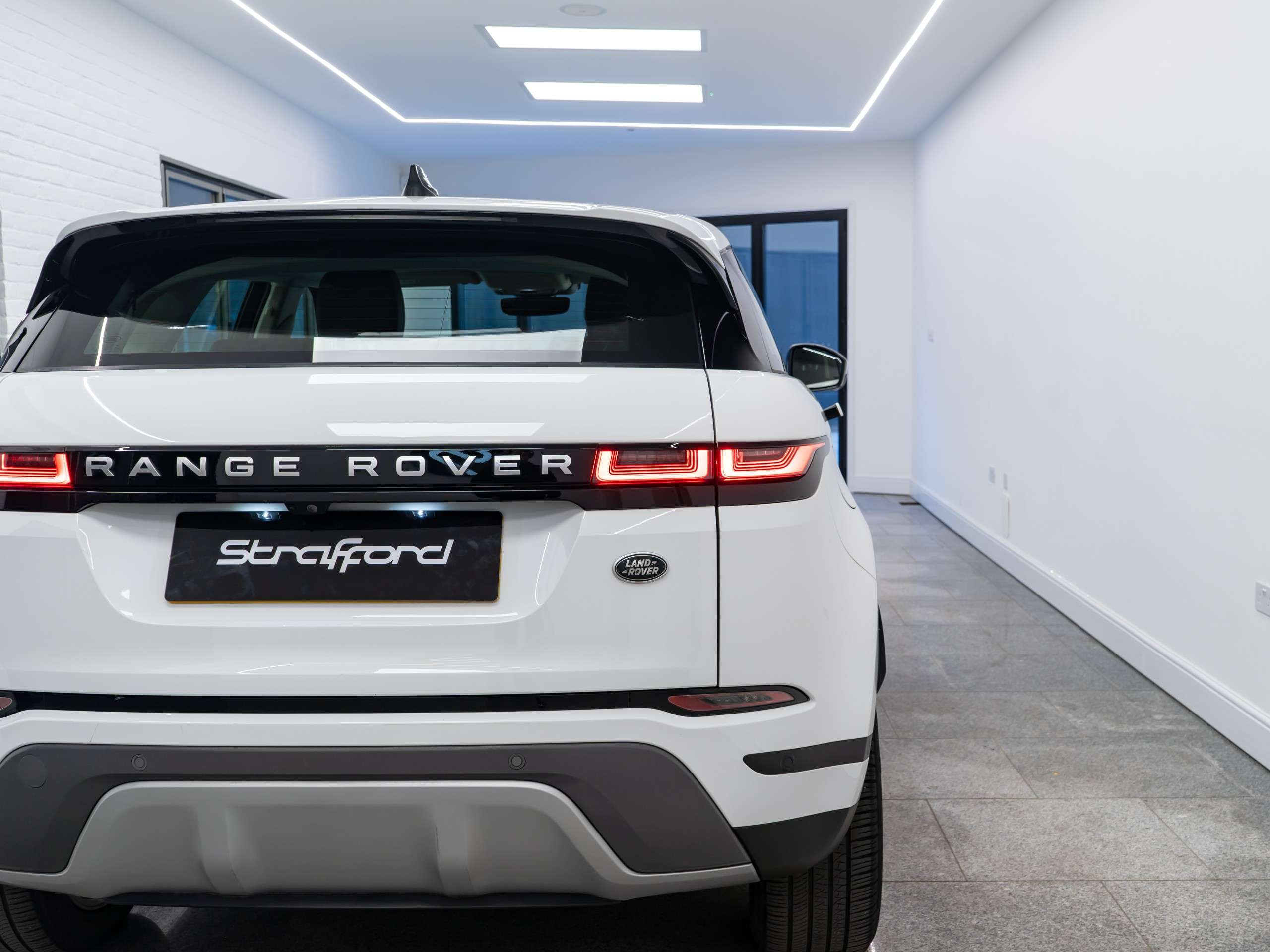 2021 LAND ROVER RANGE ROVER EVOQUE 2021 LAND ROVER RANGE ROVER EVOQUE