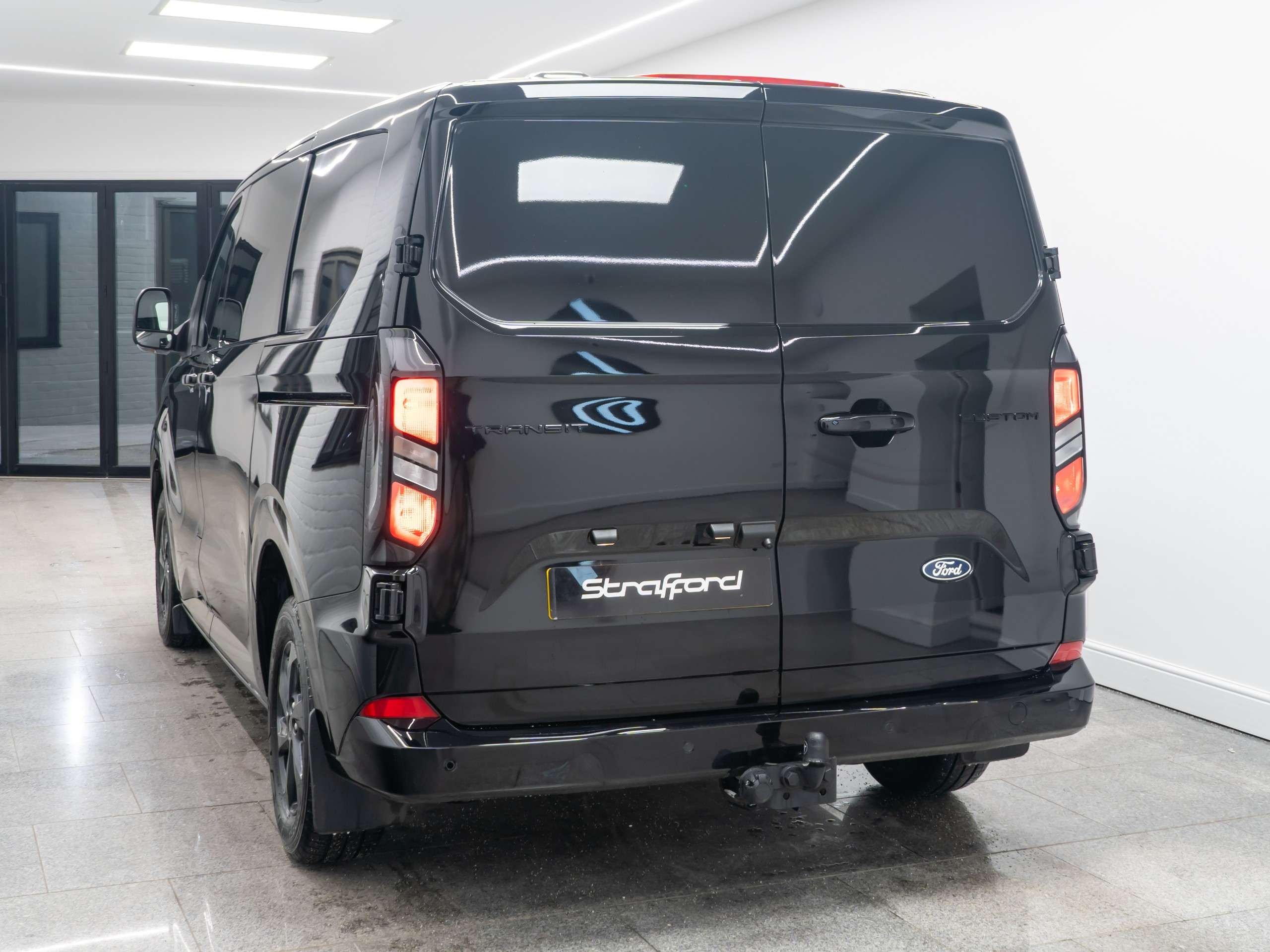 A 2025 FORD TRANSIT CUSTOM 2.0 320 EcoBlue Limited Crew Van Double Cab 5dr Diesel Auto L1 H1 Euro 6 (s/s) (136 ps) A 2025 FORD TRANSIT CUSTOM 2.0 320 EcoBlue Limited Crew Van Double Cab 5dr Diesel Auto L1 H1 Euro 6 (s/s) (136 ps)