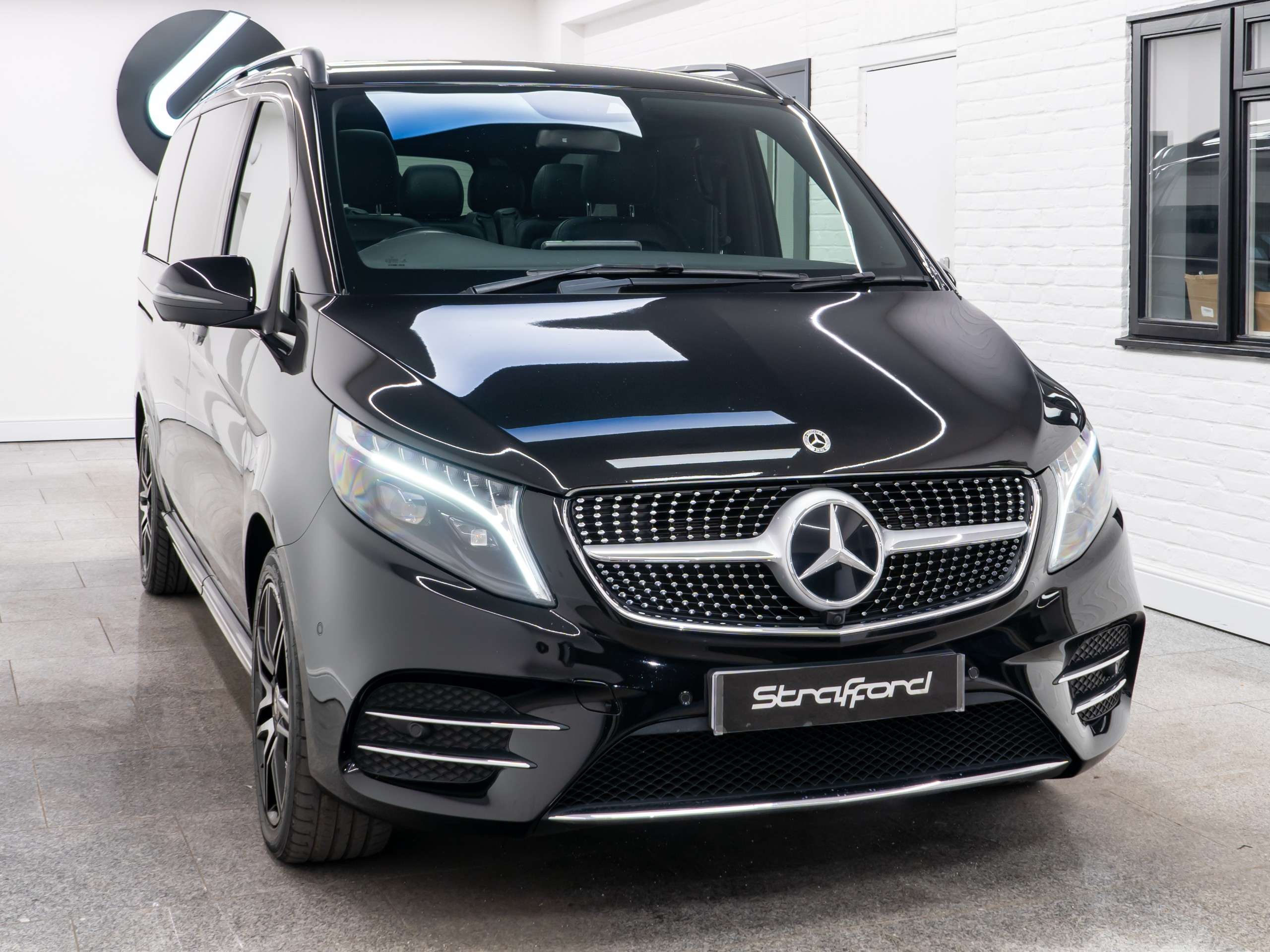 A 2023 MERCEDES-BENZ V CLASS 2.0 V220d AMG Line MPV 5dr Diesel G-Tronic+ Euro 6 (s/s) LWB (163 ps) A 2023 MERCEDES-BENZ V CLASS 2.0 V220d AMG Line MPV 5dr Diesel G-Tronic+ Euro 6 (s/s) LWB (163 ps)